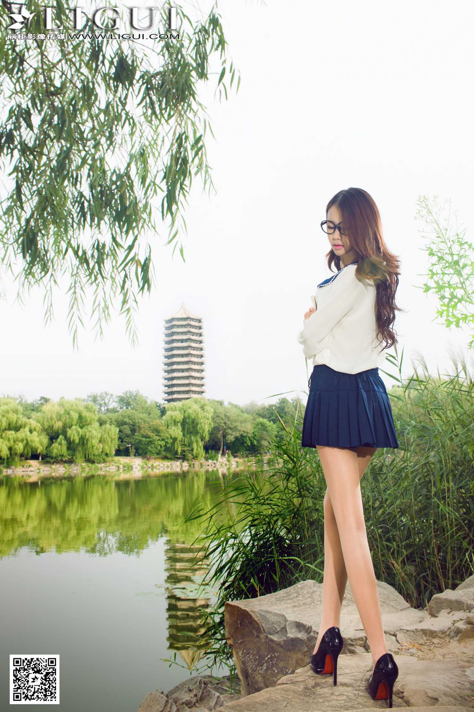 Model 语寒《校花女神公园美拍》上下全集 [丽柜第15张