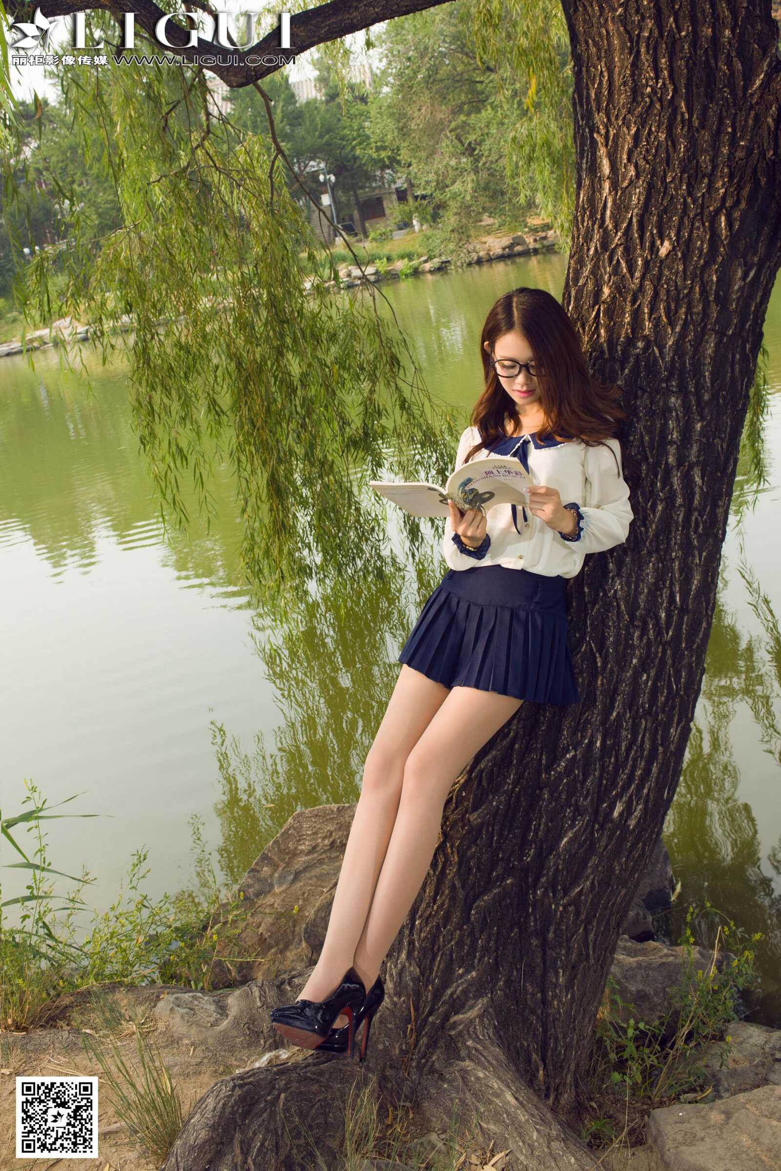 Model 语寒《校花女神公园美拍》上下全集 [丽柜第10张