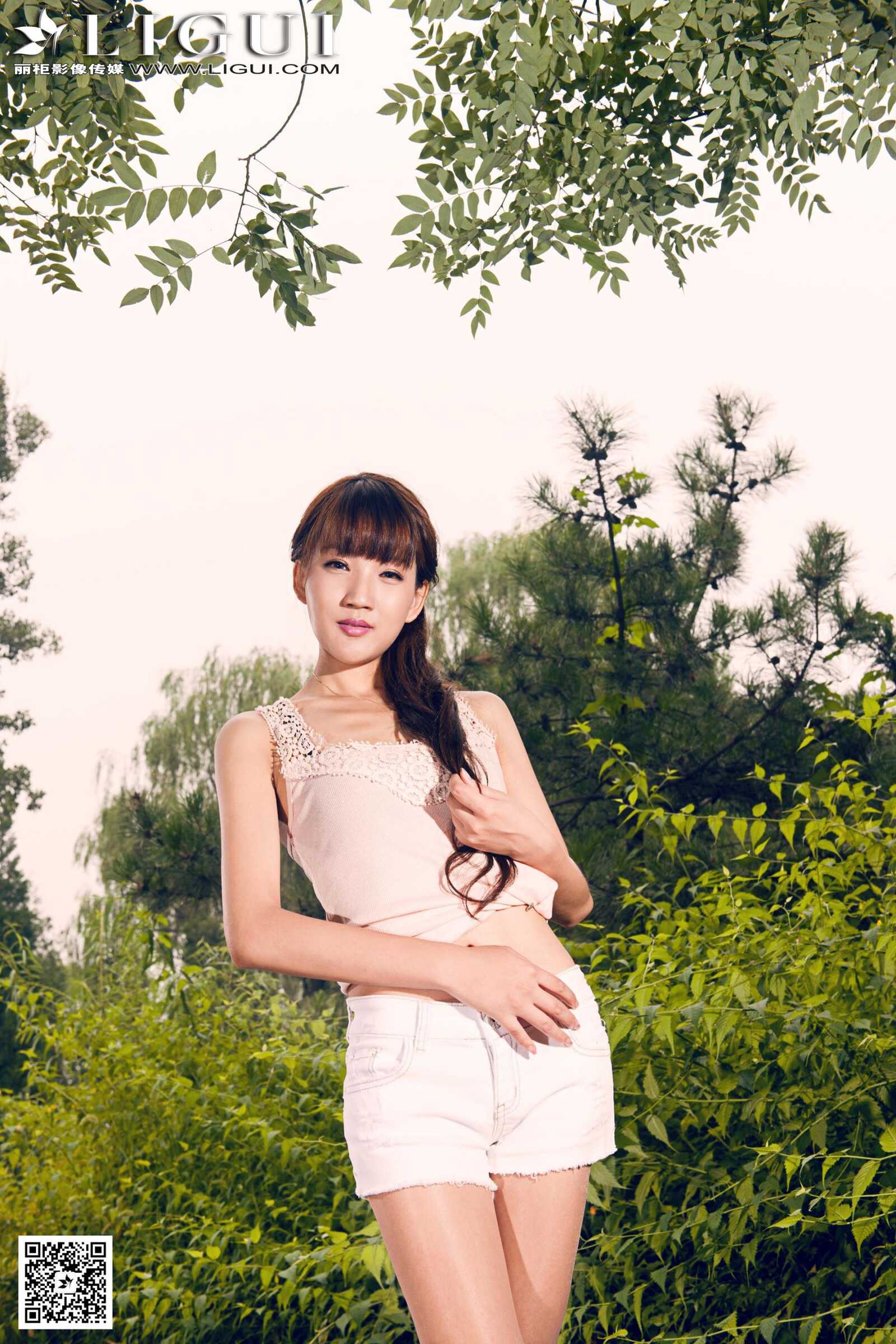 [丽柜LiGui] Model 司琪《极品唯美公园外拍》美腿玉第11张