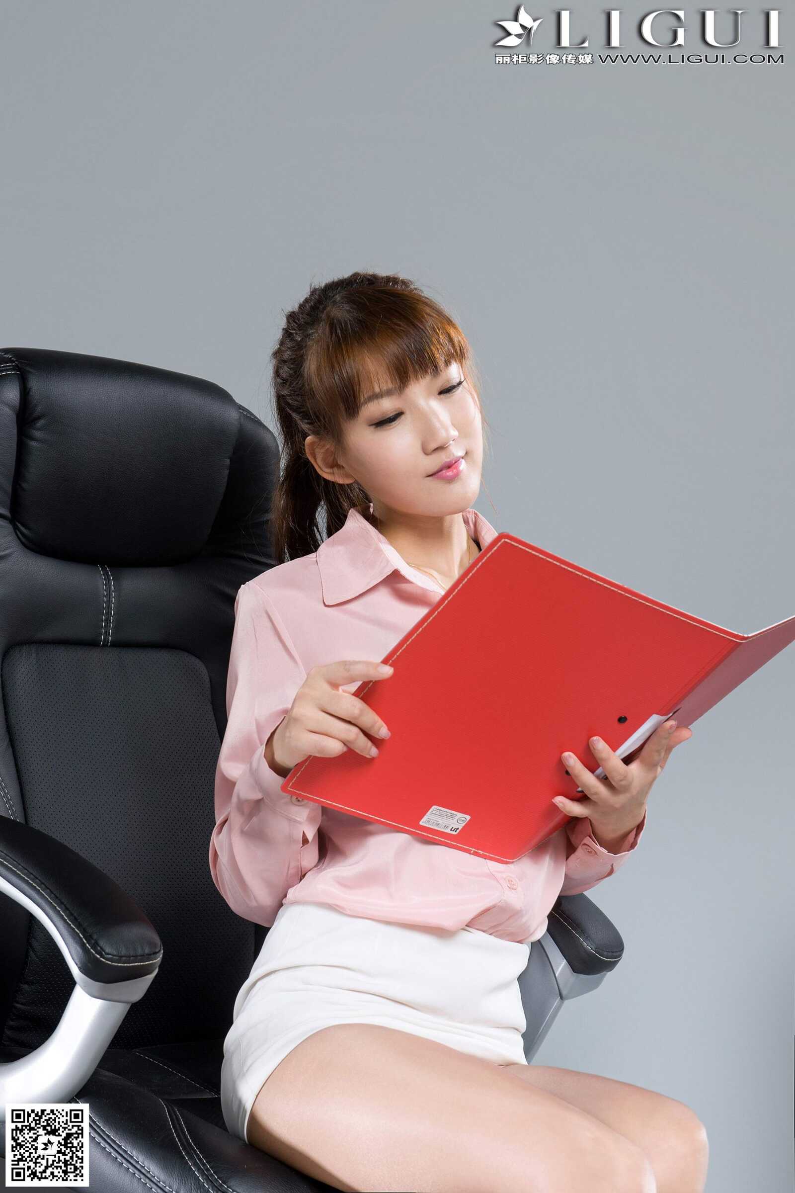 [丽柜LiGui] Model 司琪《清纯甜美的小秘书丝足》上第12张