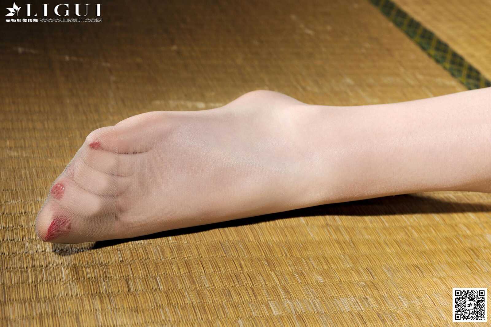 Model 允儿《古典旗袍美足》 [丽柜LiGui] 美腿玉足第10张