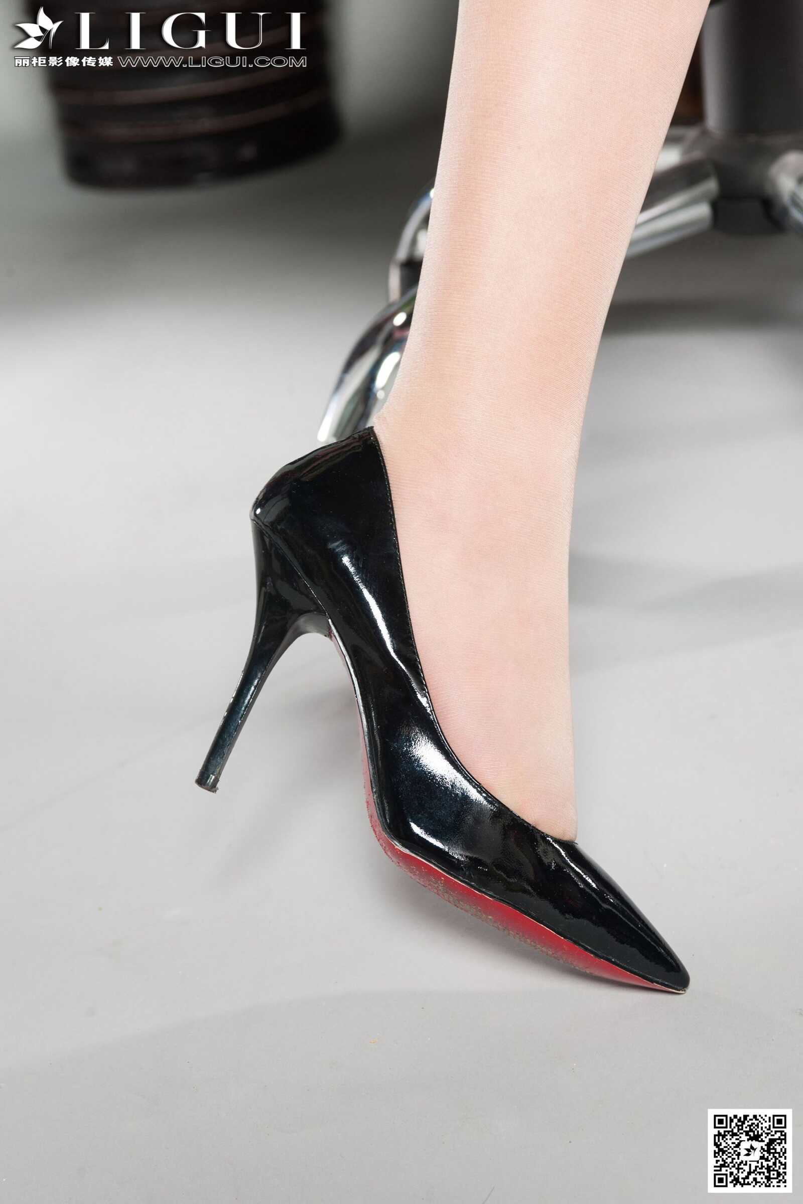 [丽柜LiGui] Model 语寒《办公室美女丝足》上下全集第15张