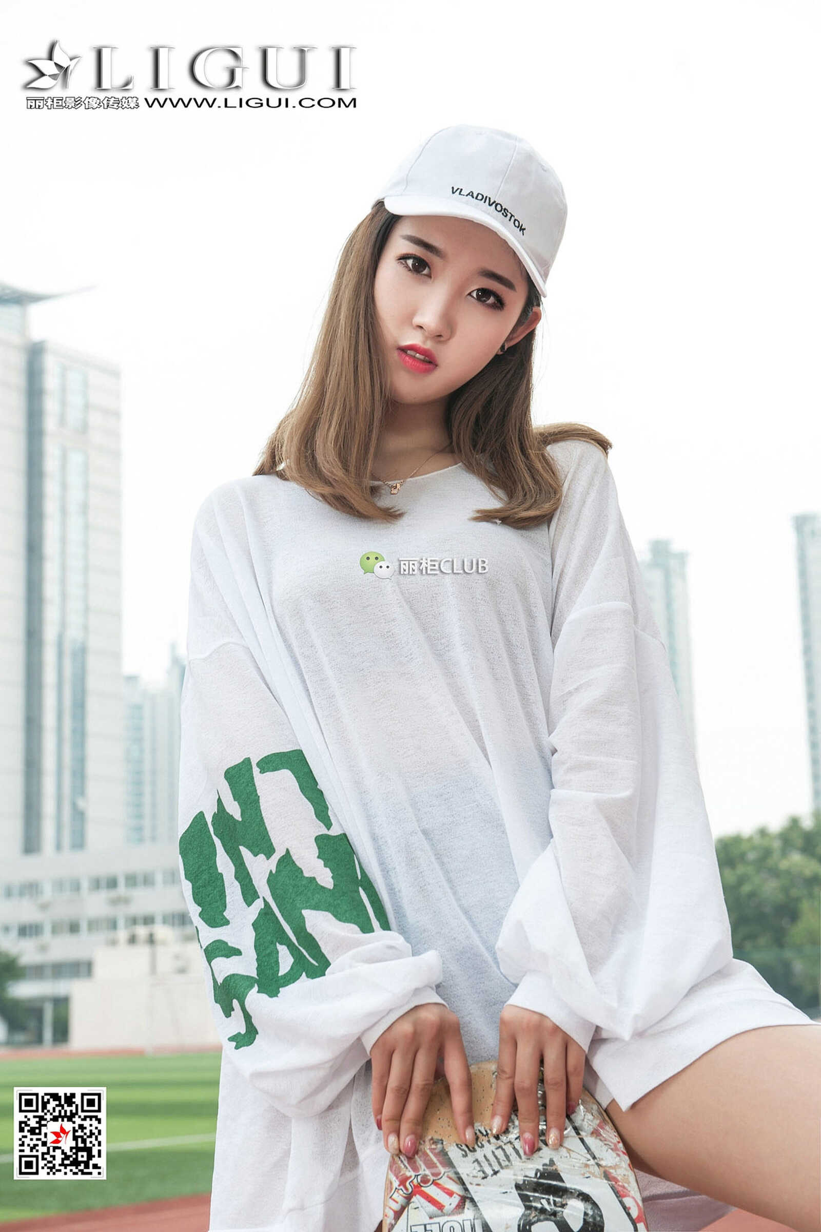 Model 筱筱《滑板少女丝足全套》 [丽柜Ligui] 写真第16张