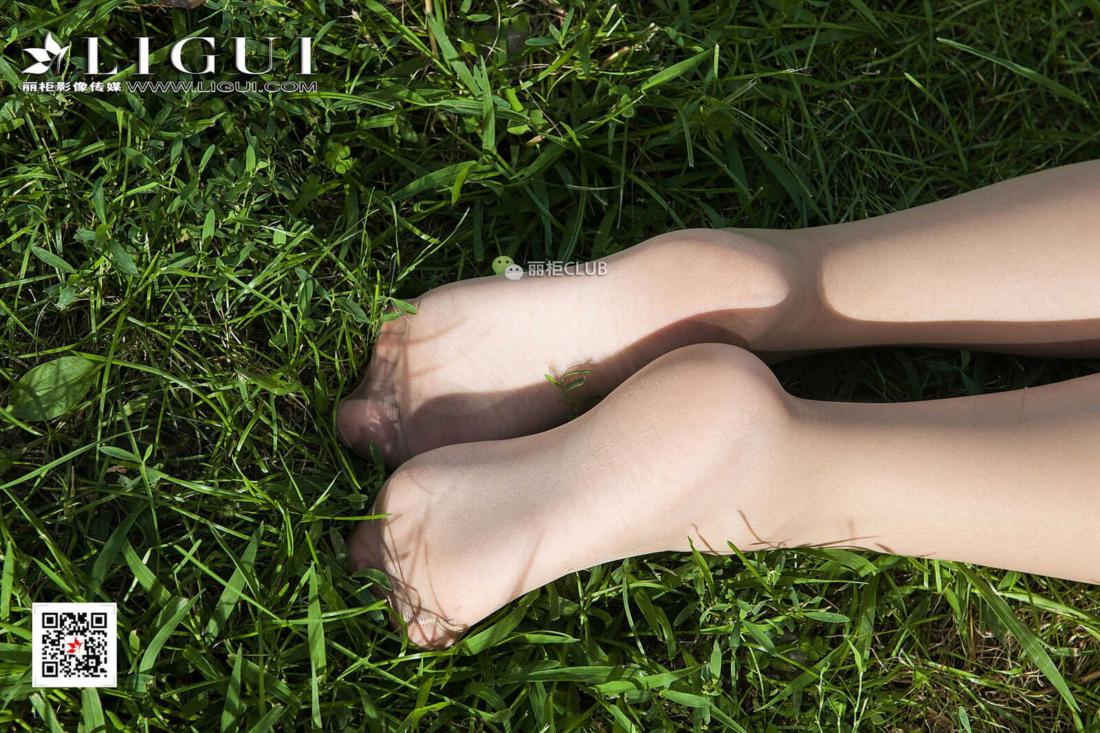 Model 筱筱《校园女神丝足美腿》 [丽柜Ligui] 写真第9张