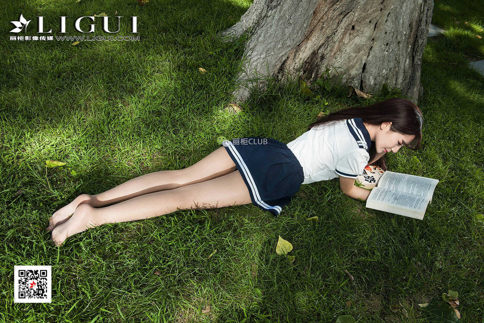 Model 筱筱《校园女神丝足美腿》 [丽柜Ligui] 写真第8张