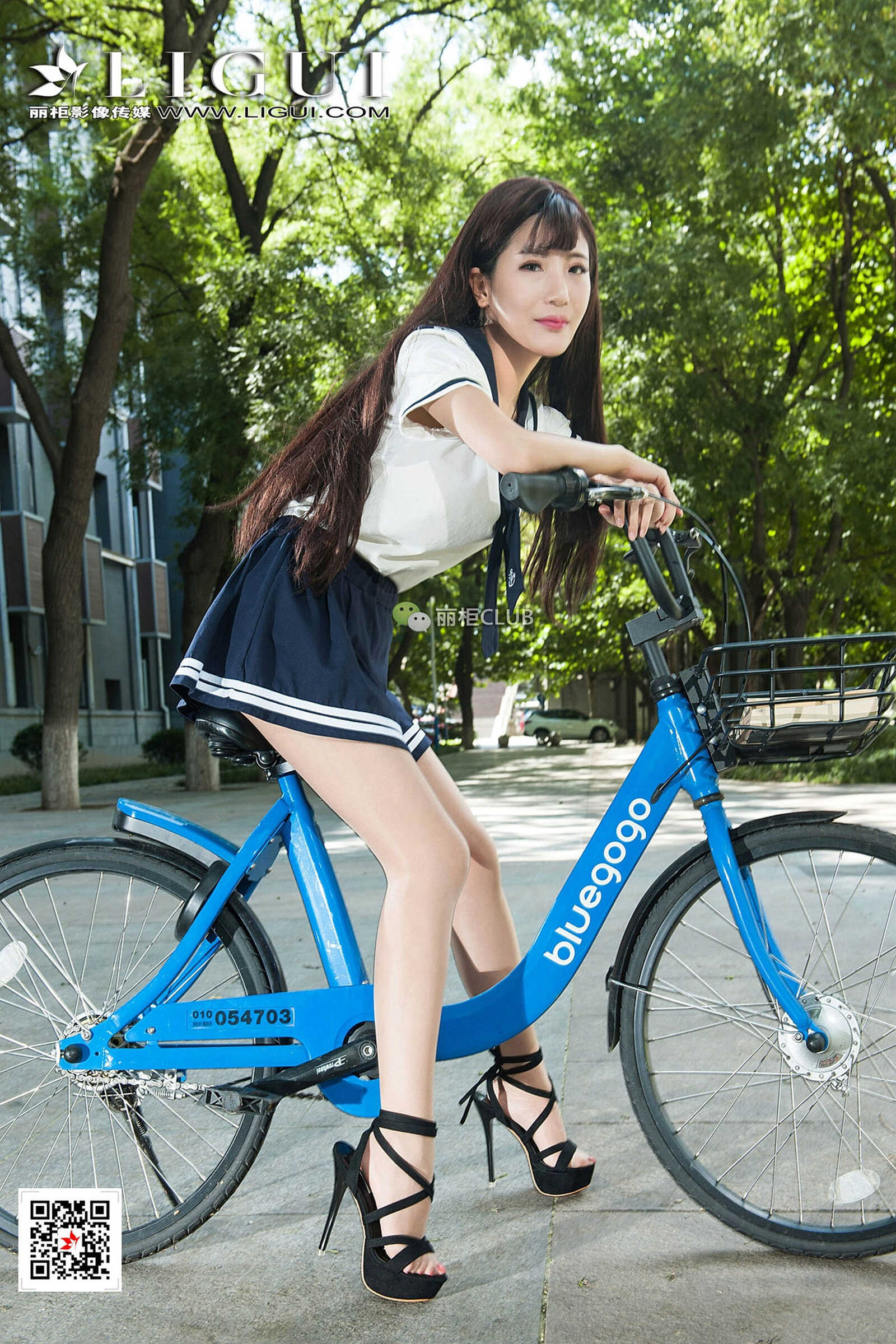 Model 筱筱《校园女神丝足美腿》 [丽柜Ligui] 写真第5张