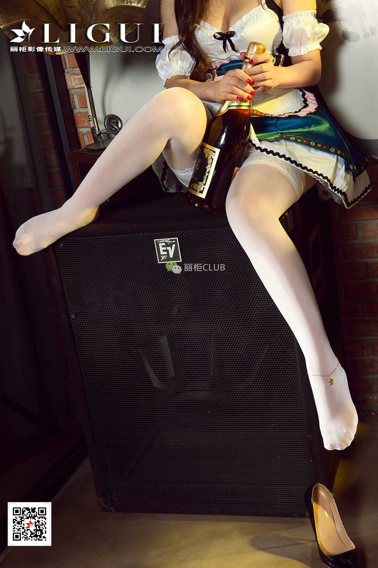 Model 然然《白丝美腿丝脚》 [丽柜Ligui] 写真集第13张