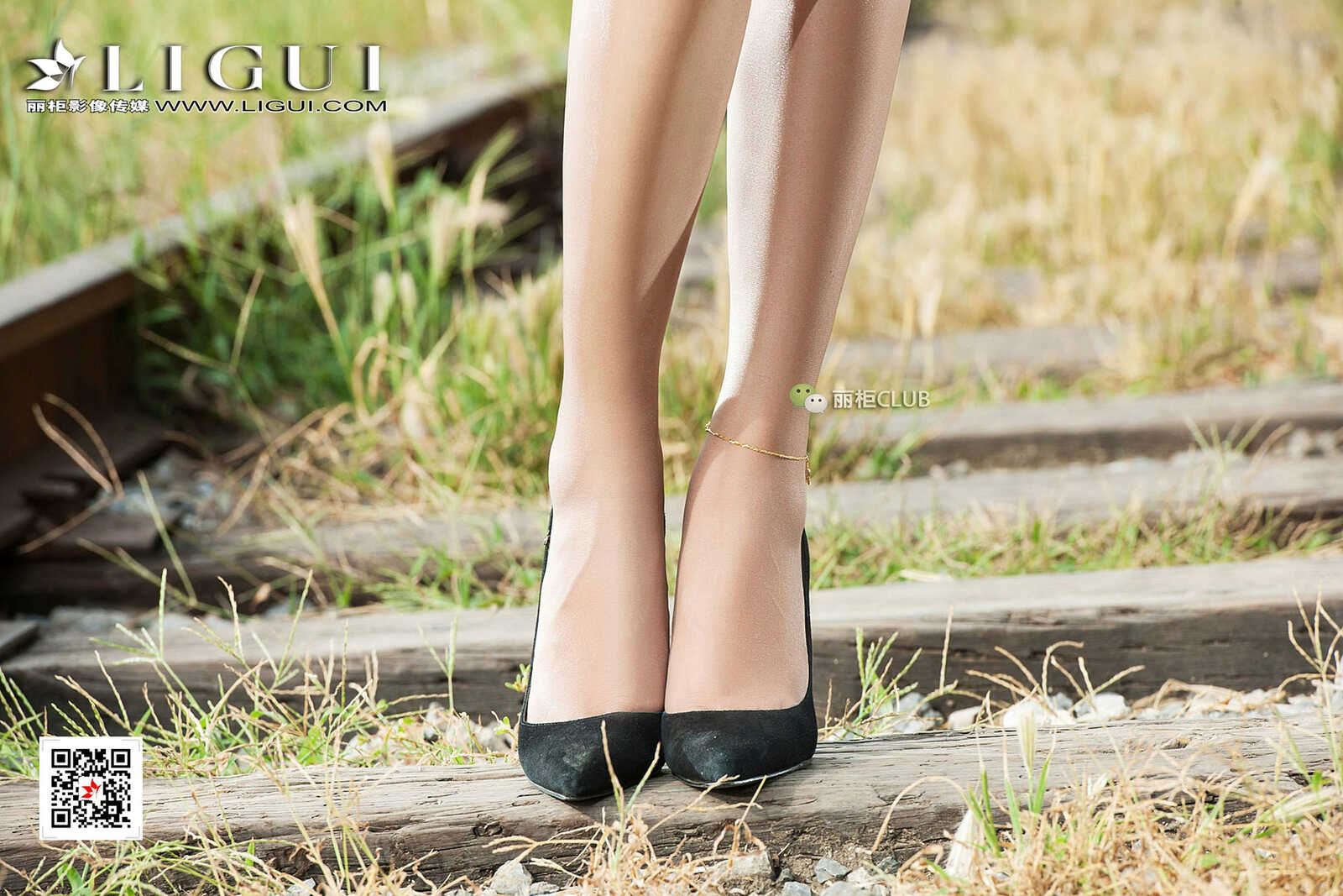 Model 思彤《时尚美腿唯美外拍》 [丽柜Ligui] 写真第4张