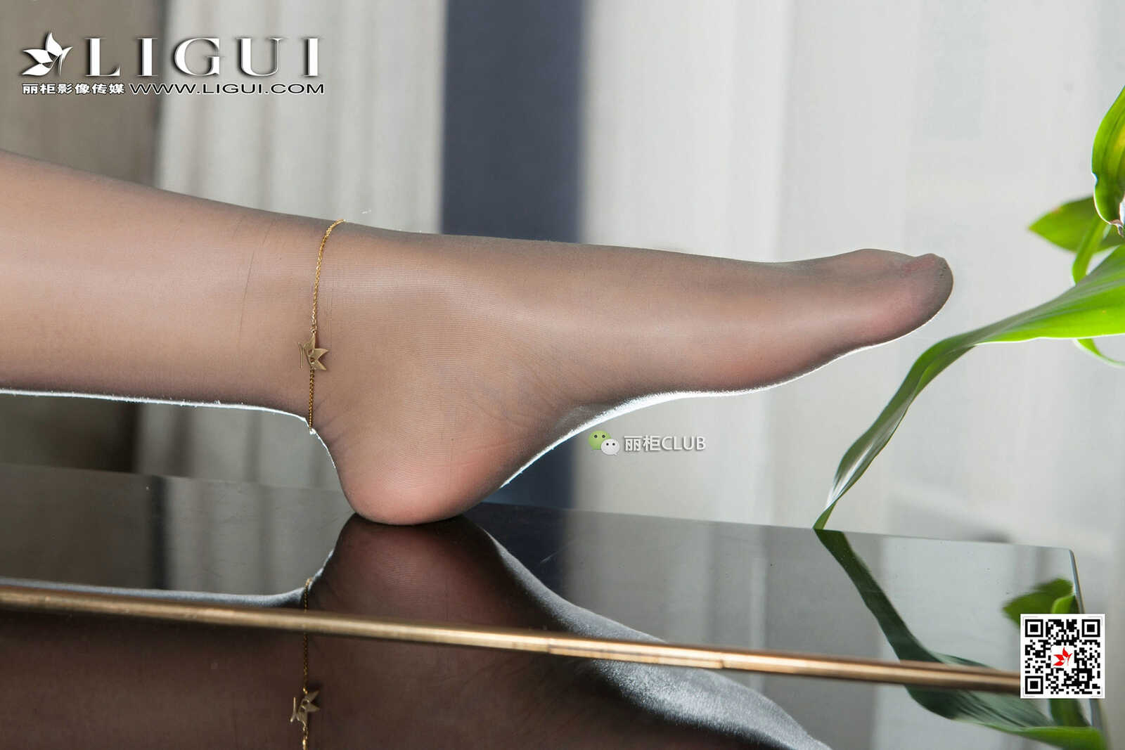 Model 梦琪欣《灰丝OL美腿》 [丽柜Ligui] 写真集第13张