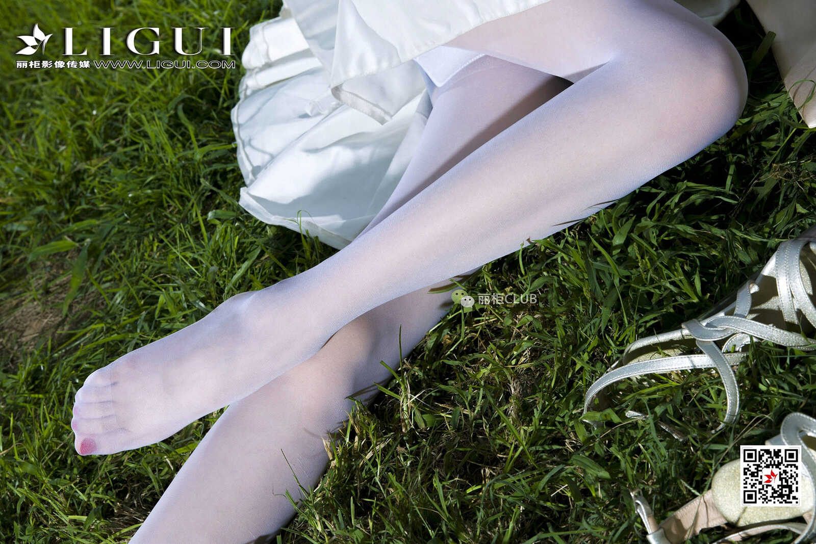 Model 雪儿《白丝+抹胸礼服》 [丽柜Ligui] 写真集第4张