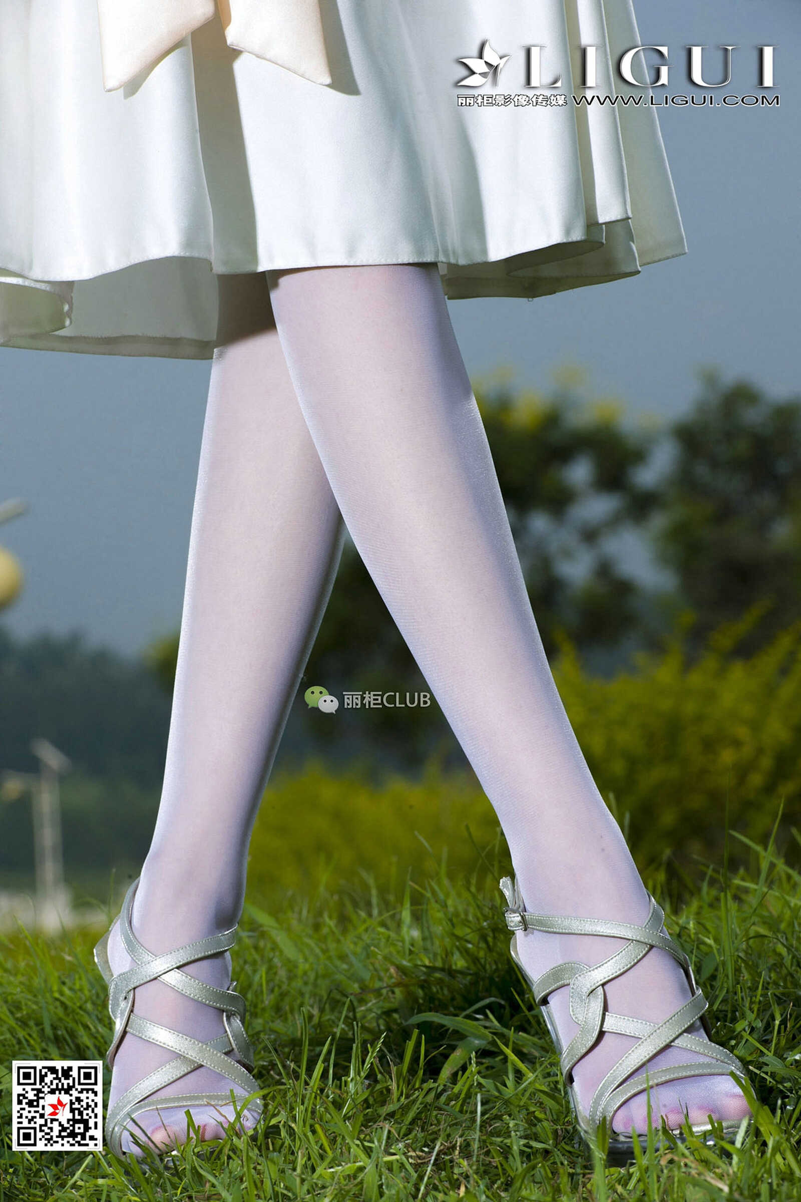 Model 雪儿《白丝+抹胸礼服》 [丽柜Ligui] 写真集第4张