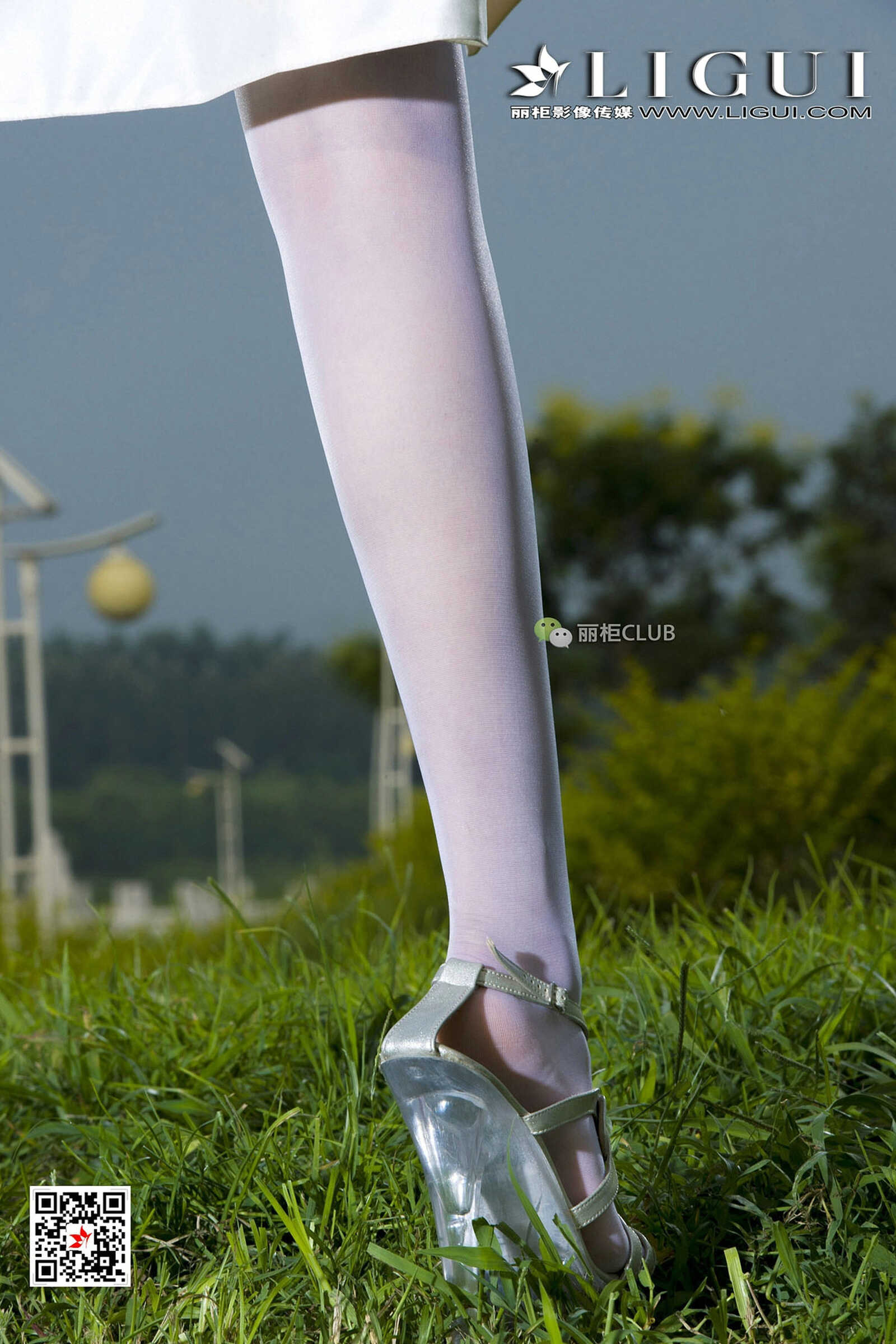 Model 雪儿《白丝+抹胸礼服》 [丽柜Ligui] 写真集第4张