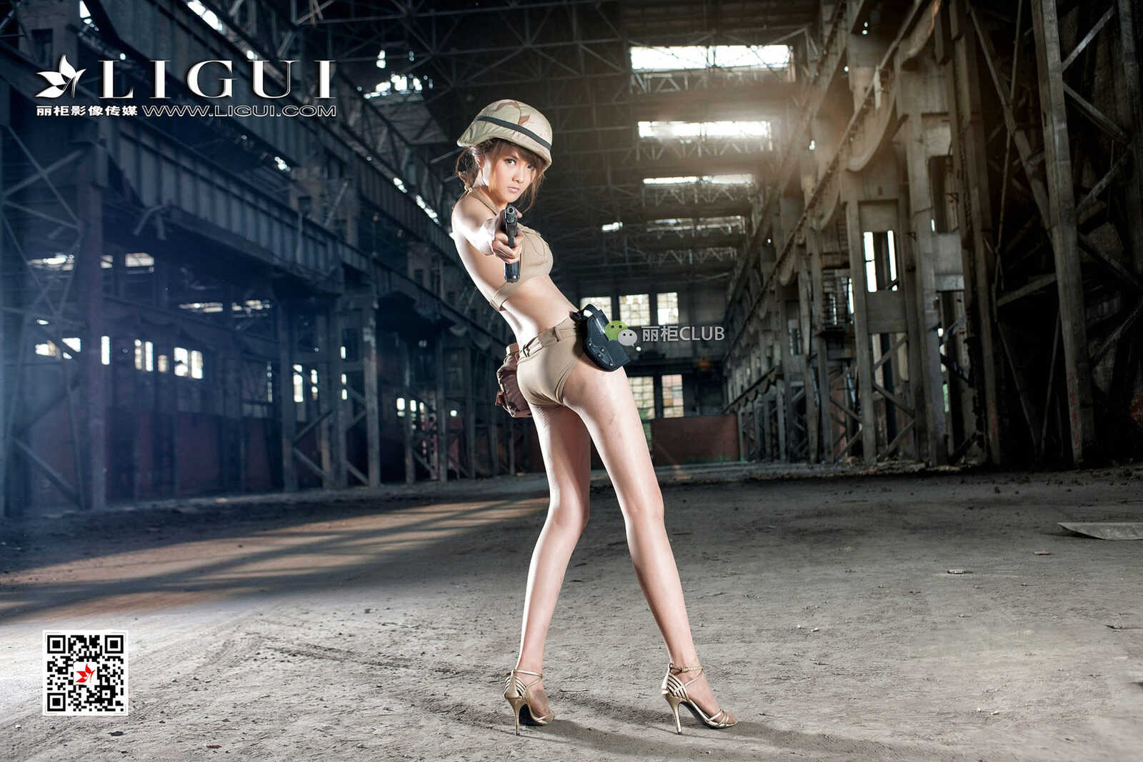 Model 黄芬《女兵美腿丝足》 [丽柜Ligui] 写真集第10张
