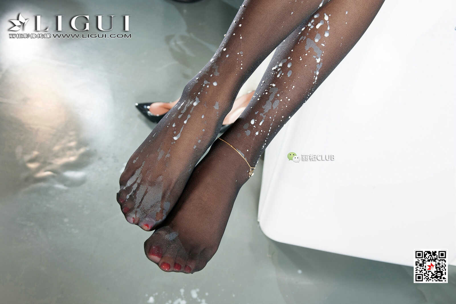 Model 温蒂《吊带黑丝美脚》 [丽柜Ligui] 写真集第16张