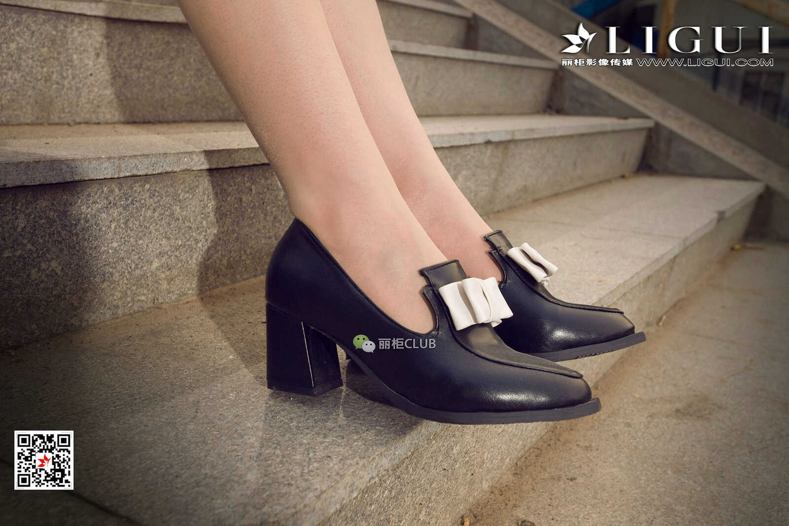 Model 允儿《连衣裙街拍美腿丝足》 [丽柜Ligui] 写第18张