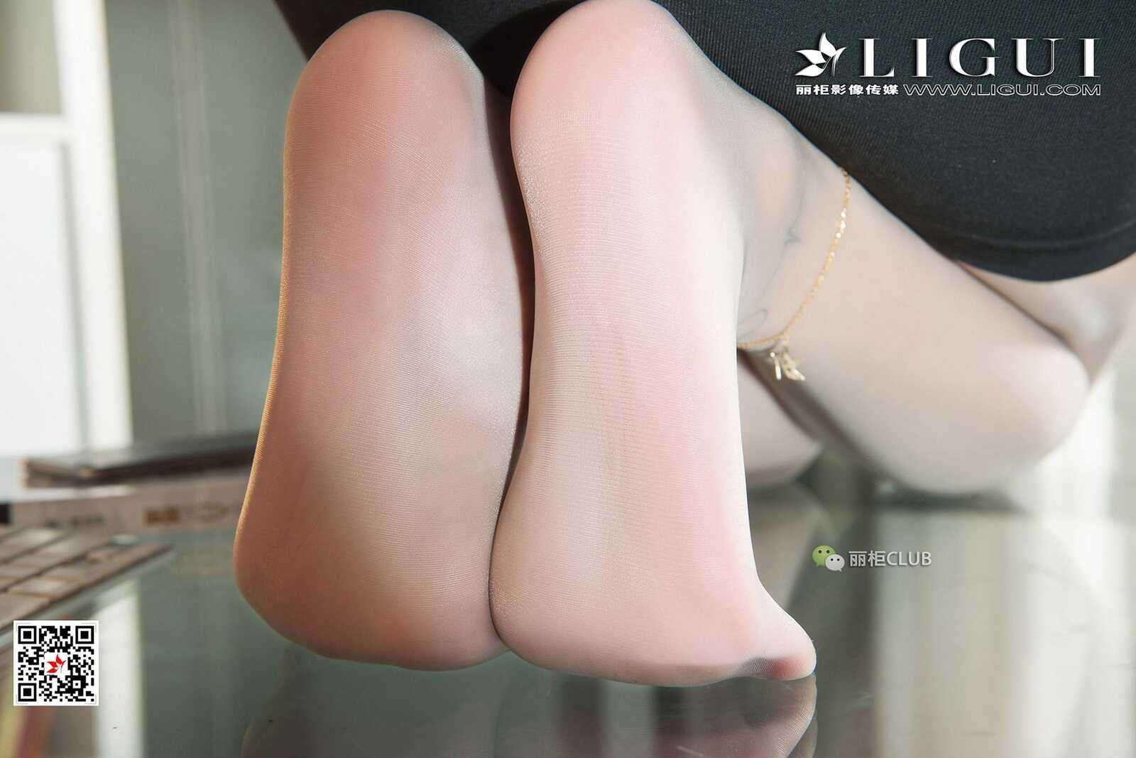Model 媛宝《办公室丝足》 [丽柜Ligui] 写真集第10张