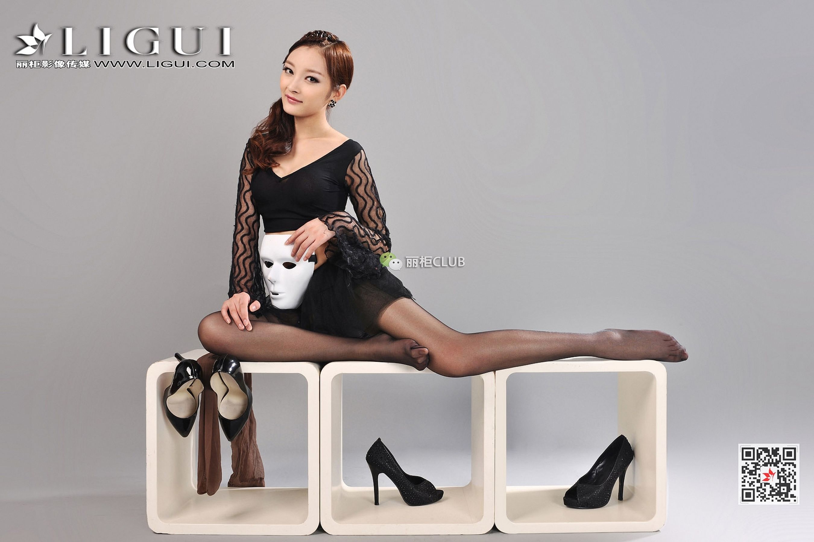 Model 小杨幂《蕾丝+黑丝+美脚》 [丽柜Ligui] 写真集第12张