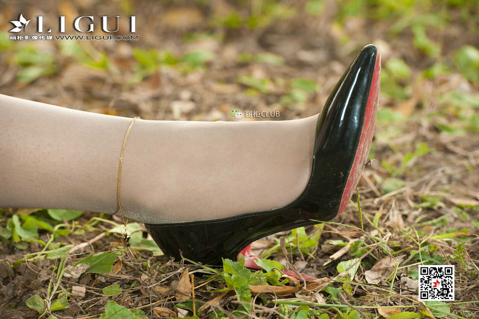 Model 悠悠《黄昏优雅旗袍唯美丝足》 [丽柜Ligui第16张