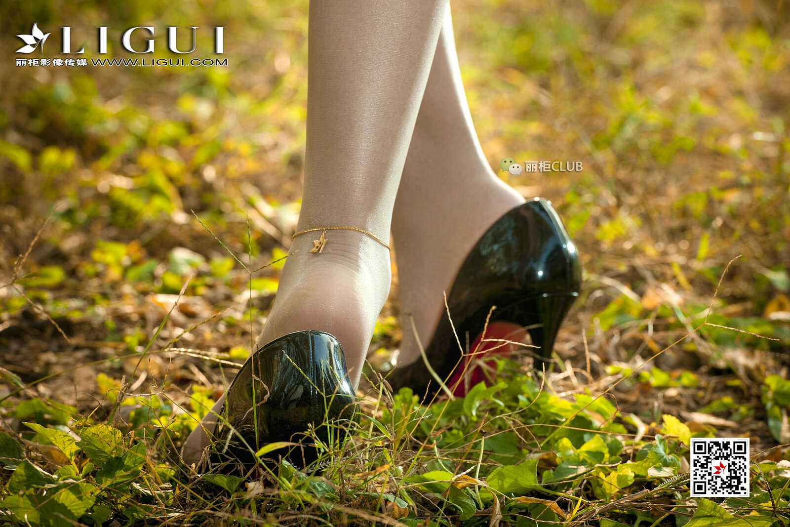 Model 悠悠《黄昏优雅旗袍唯美丝足》 [丽柜Ligui第3张