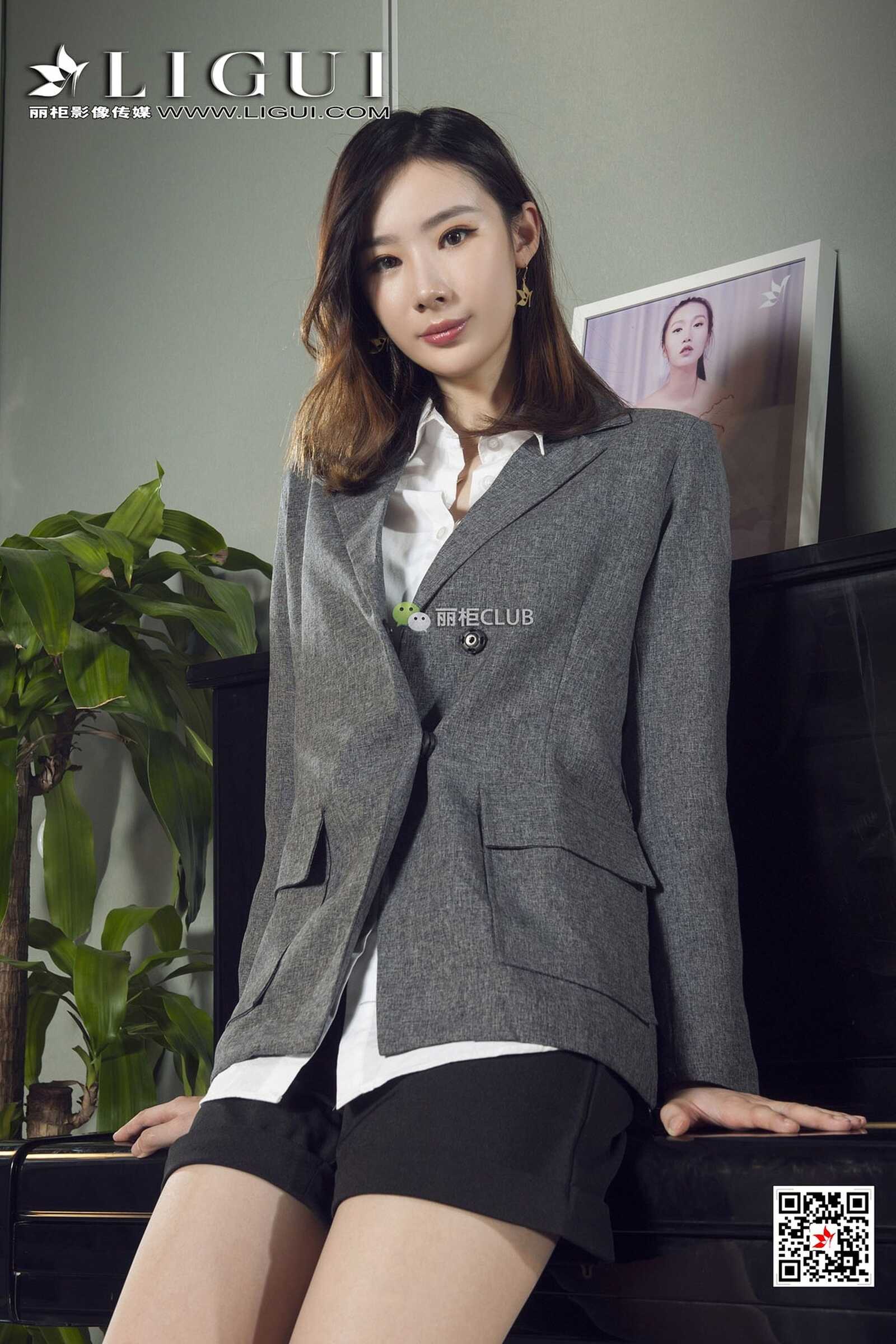 Model 刘镗《办公室肉丝袜美腿丝足》 [丽柜Ligui第18张