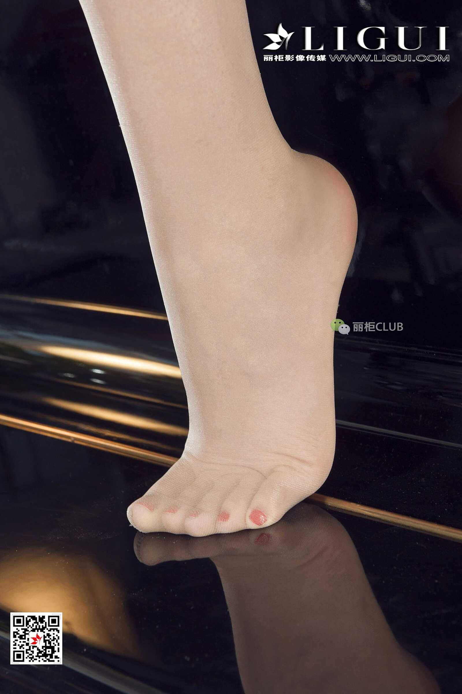 Model 刘镗《办公室肉丝袜美腿丝足》 [丽柜Ligui第17张