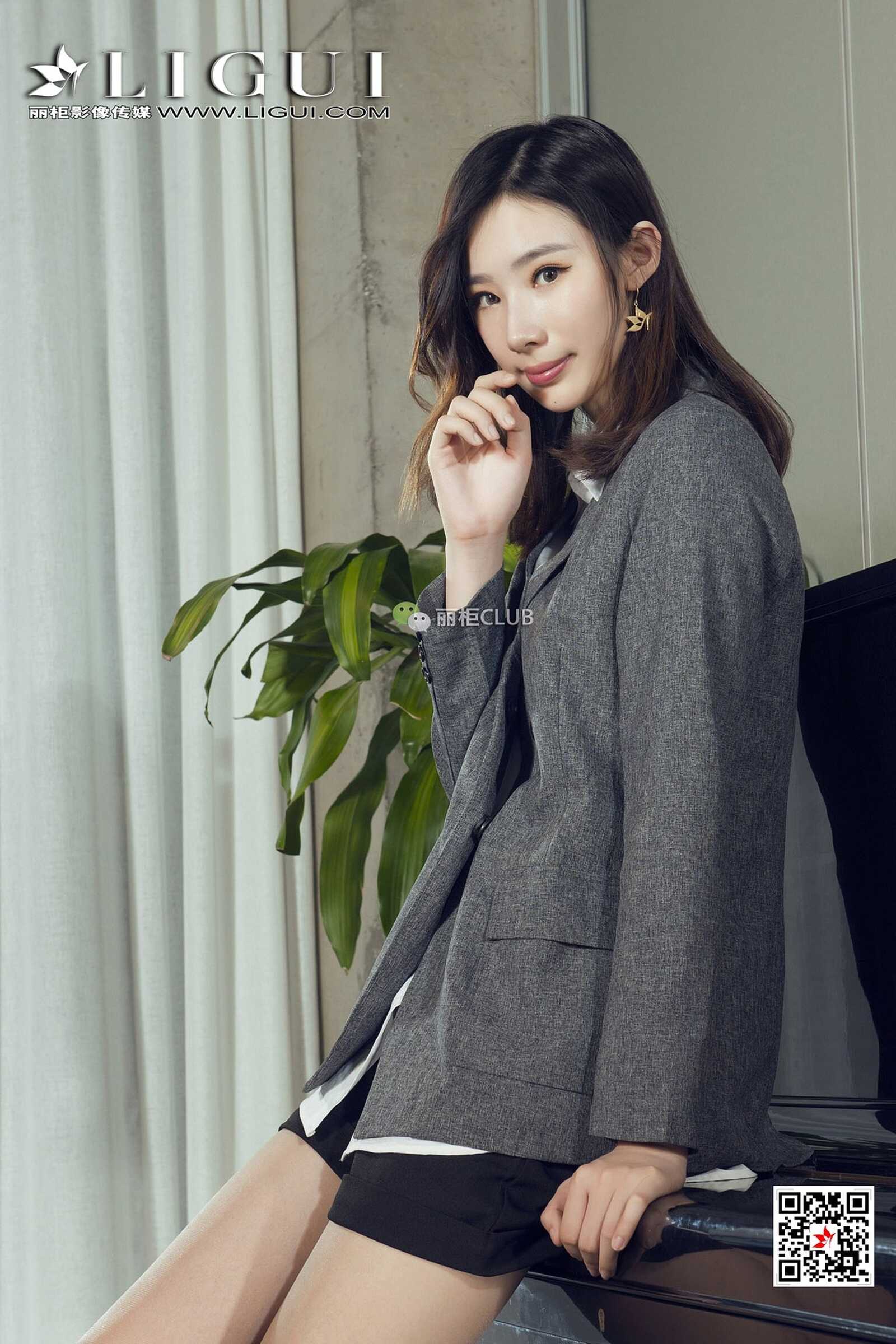 Model 刘镗《办公室肉丝袜美腿丝足》 [丽柜Ligui第15张