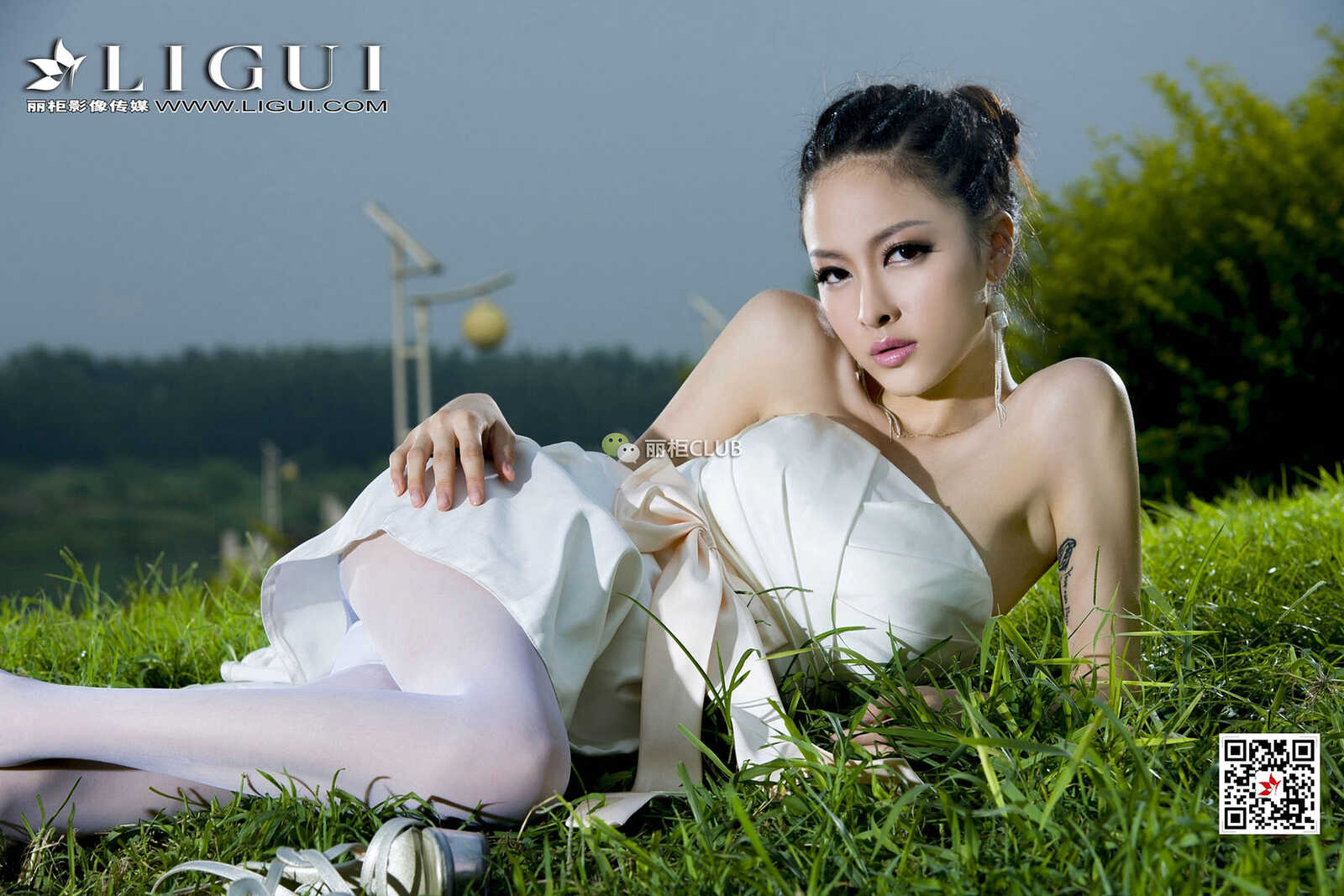 Model 雪儿《夜空白丝》 [丽柜Ligui] 写真集第5张