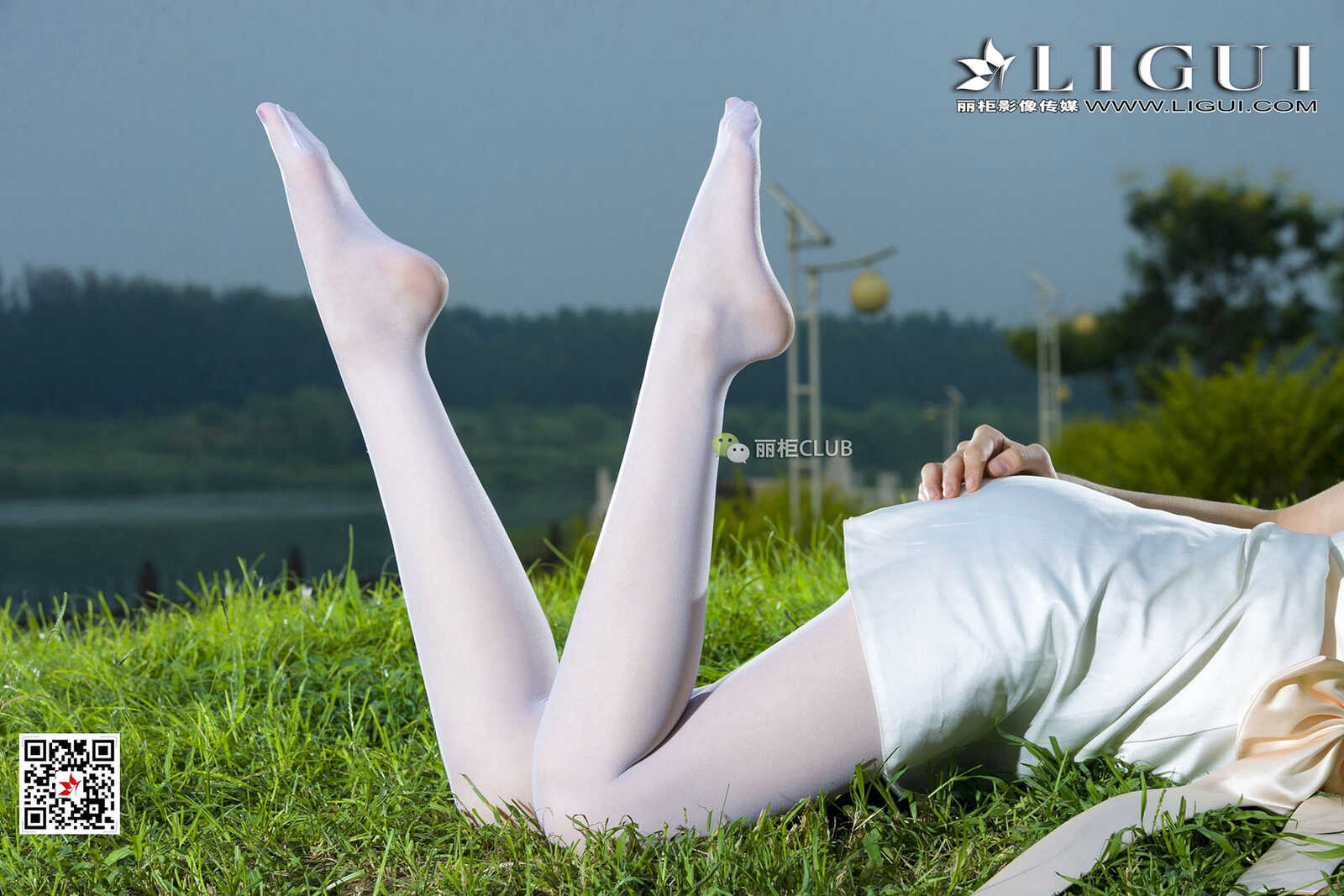 Model 雪儿《夜空白丝》 [丽柜Ligui] 写真集第14张