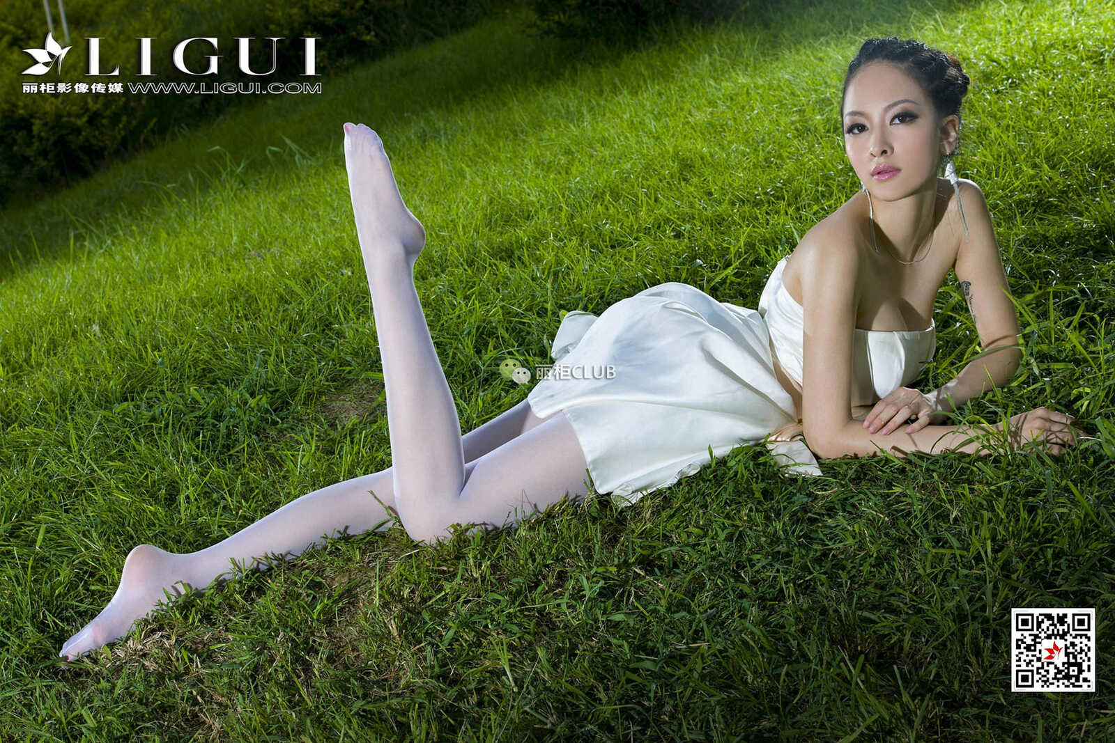 Model 雪儿《夜空白丝》 [丽柜Ligui] 写真集第14张