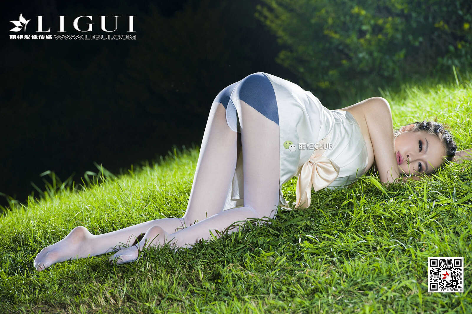 Model 雪儿《夜空白丝》 [丽柜Ligui] 写真集第12张