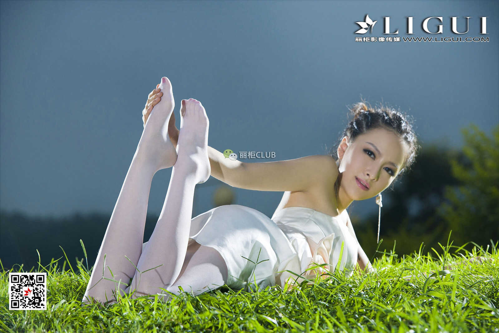 Model 雪儿《夜空白丝》 [丽柜Ligui] 写真集第10张