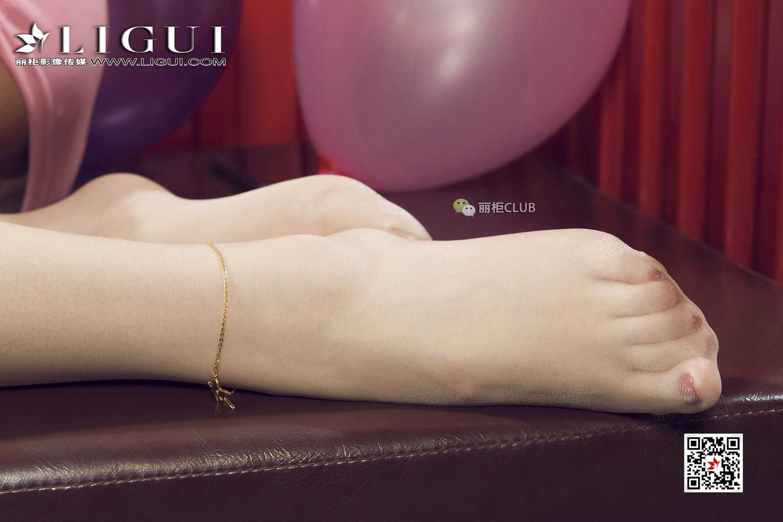 足模桃子&amp;amp;Vicky《新春丝足》 [丽柜Ligui] 写真集第3张