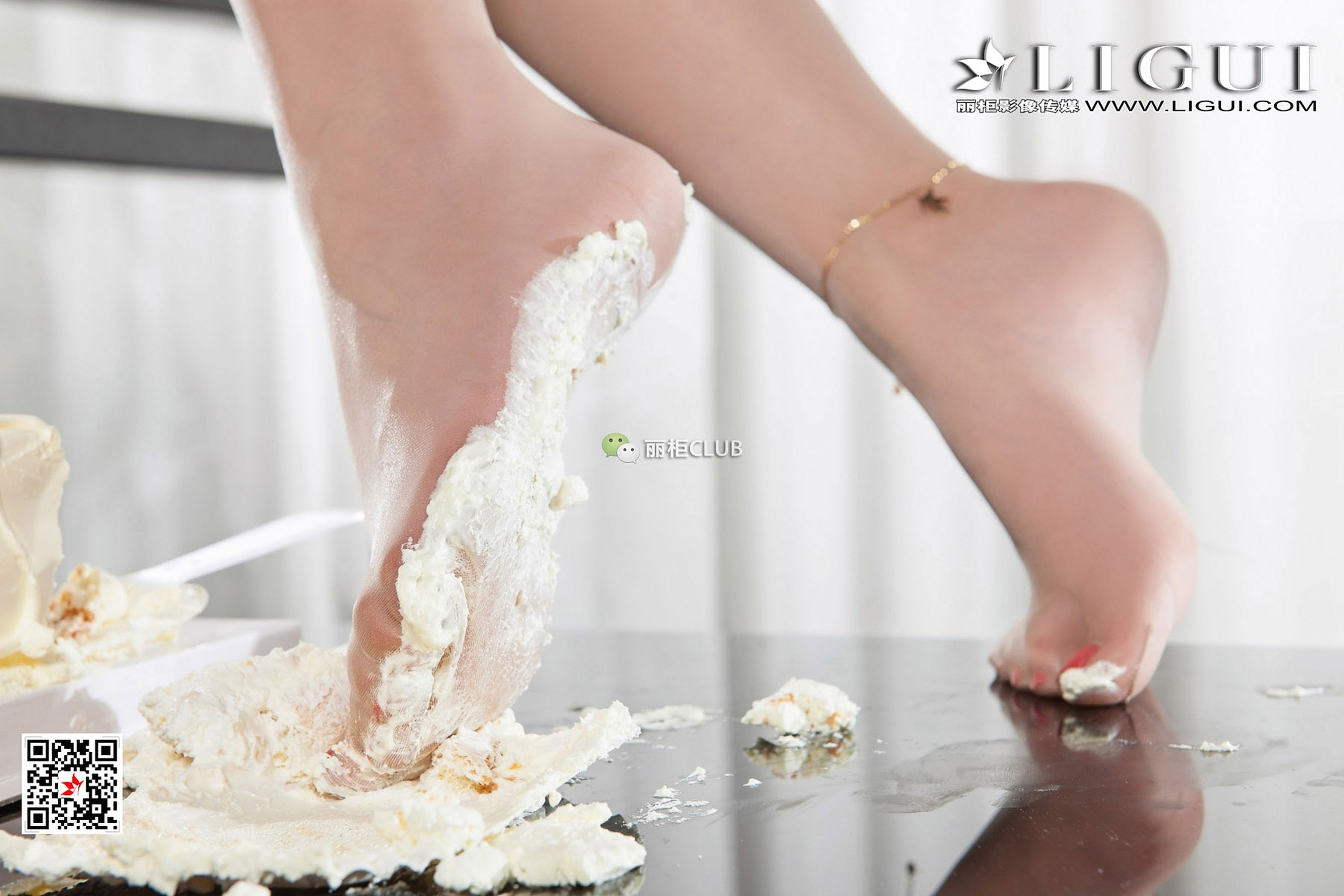 腿模雪糕《包臀旗袍丝足》 [丽柜Ligui] 写真集第2张