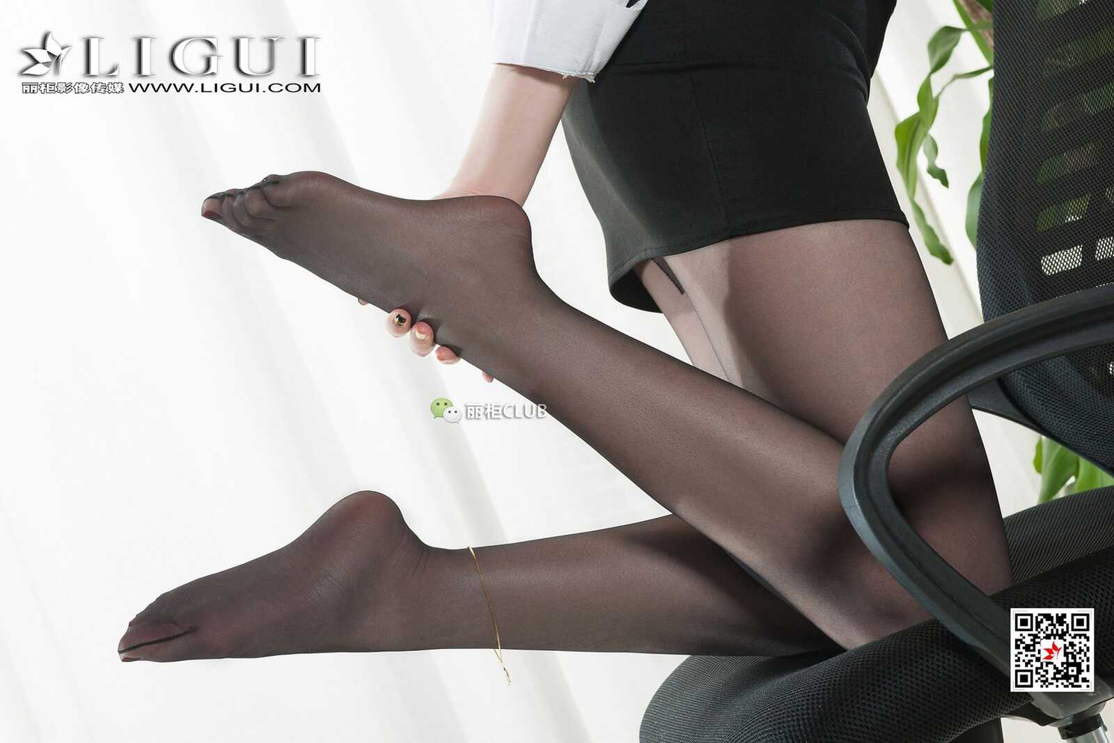 Mode 腿模KiKi《黑丝美腿OL》 [丽柜Ligui] 写真集第5张