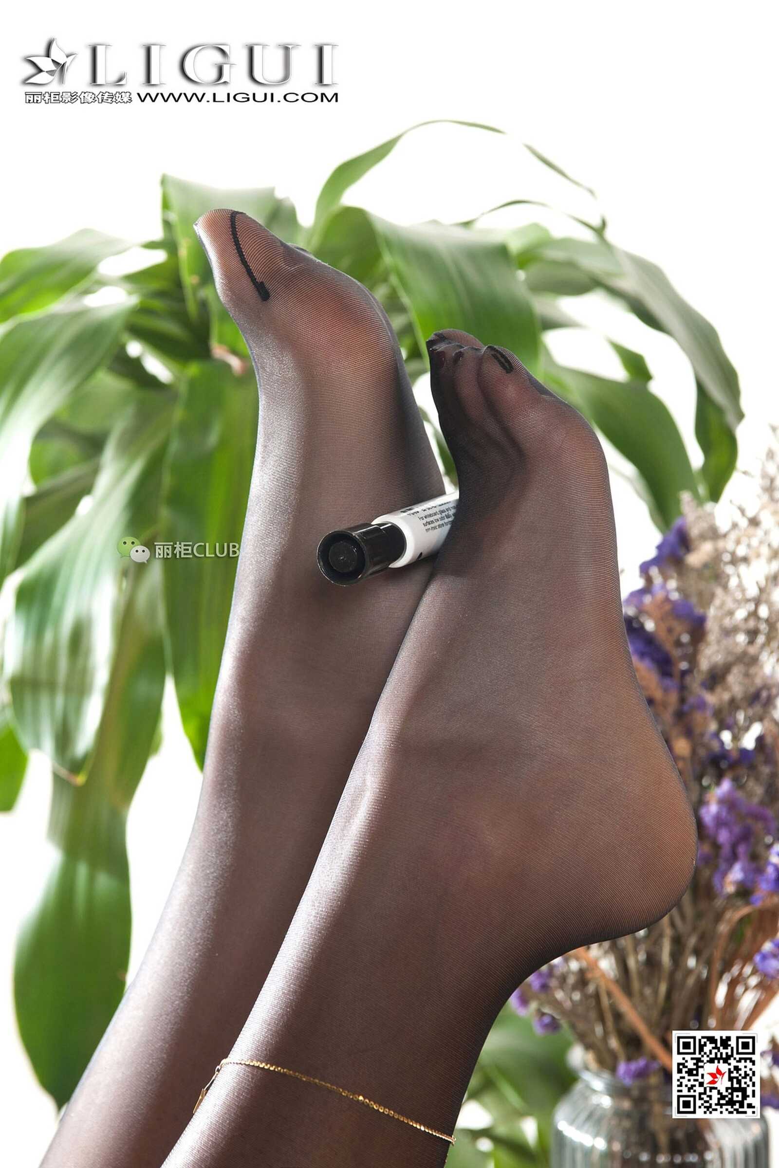 Mode 腿模筱筱《黑丝OL》 [丽柜Ligui] 写真集第2张