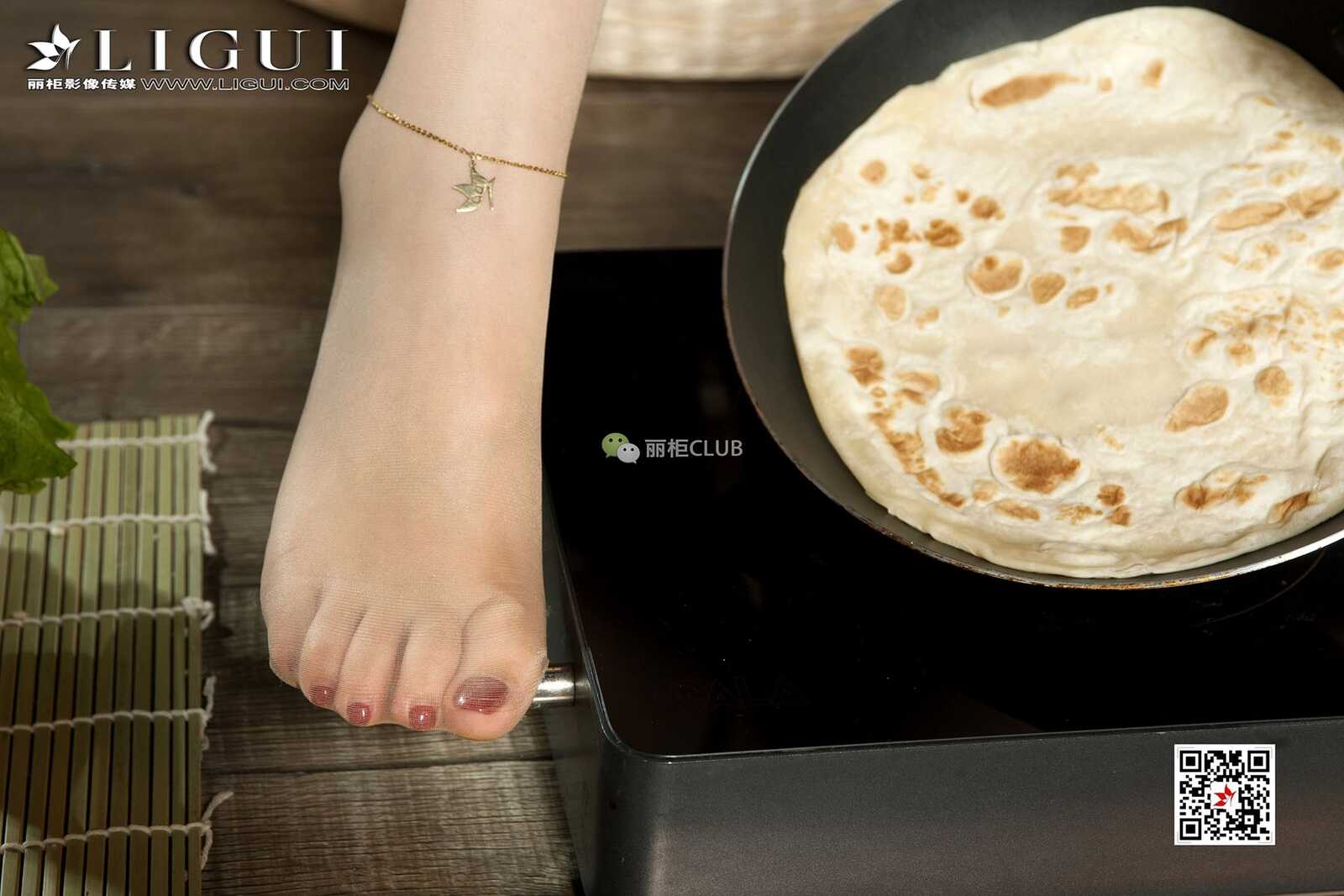 足模Vicky《丝足美食》 [丽柜Ligui] 写真集第8张