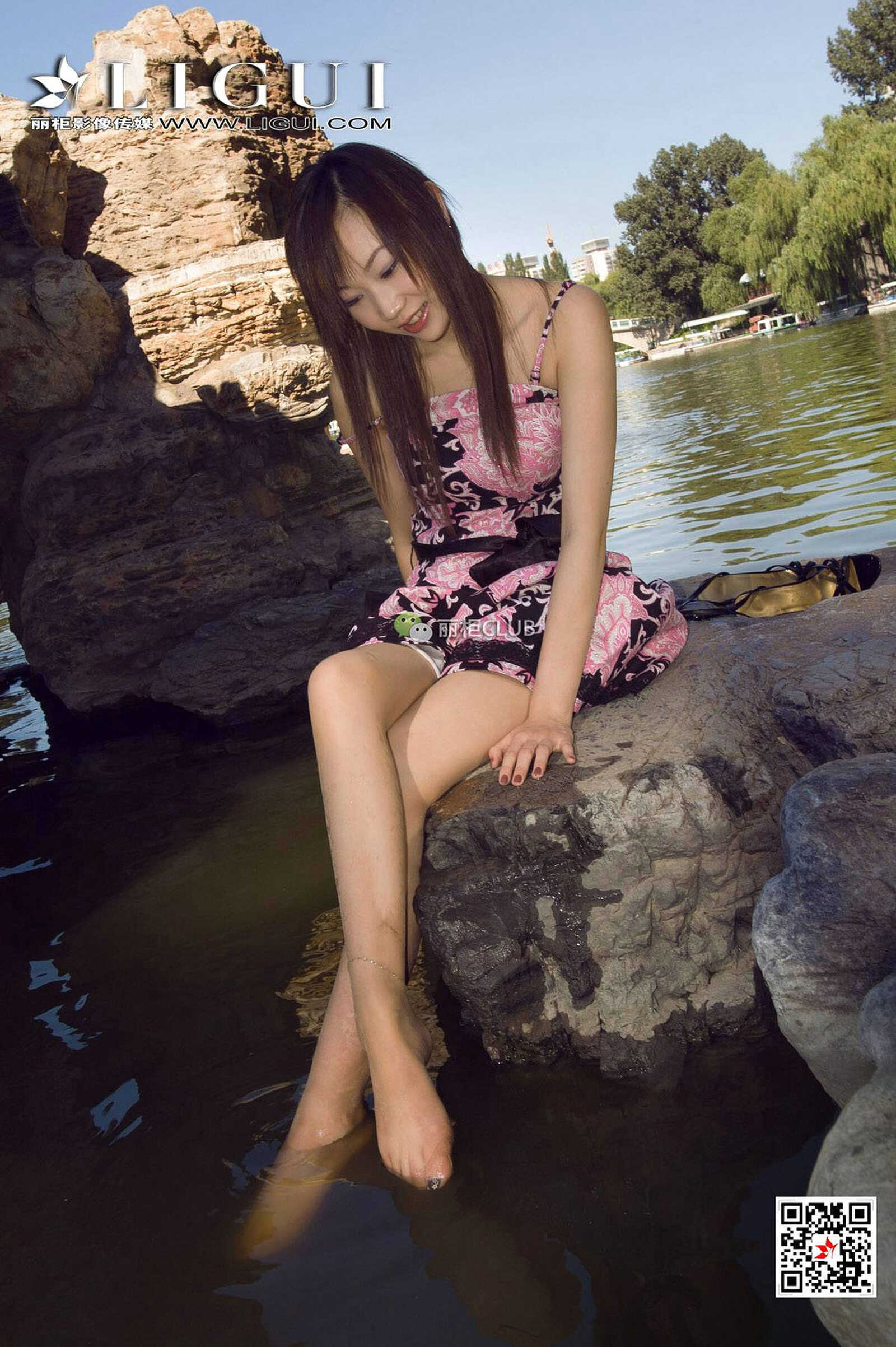 足模璐璐《公园湿足》 [丽柜Ligui] 写真集第11张