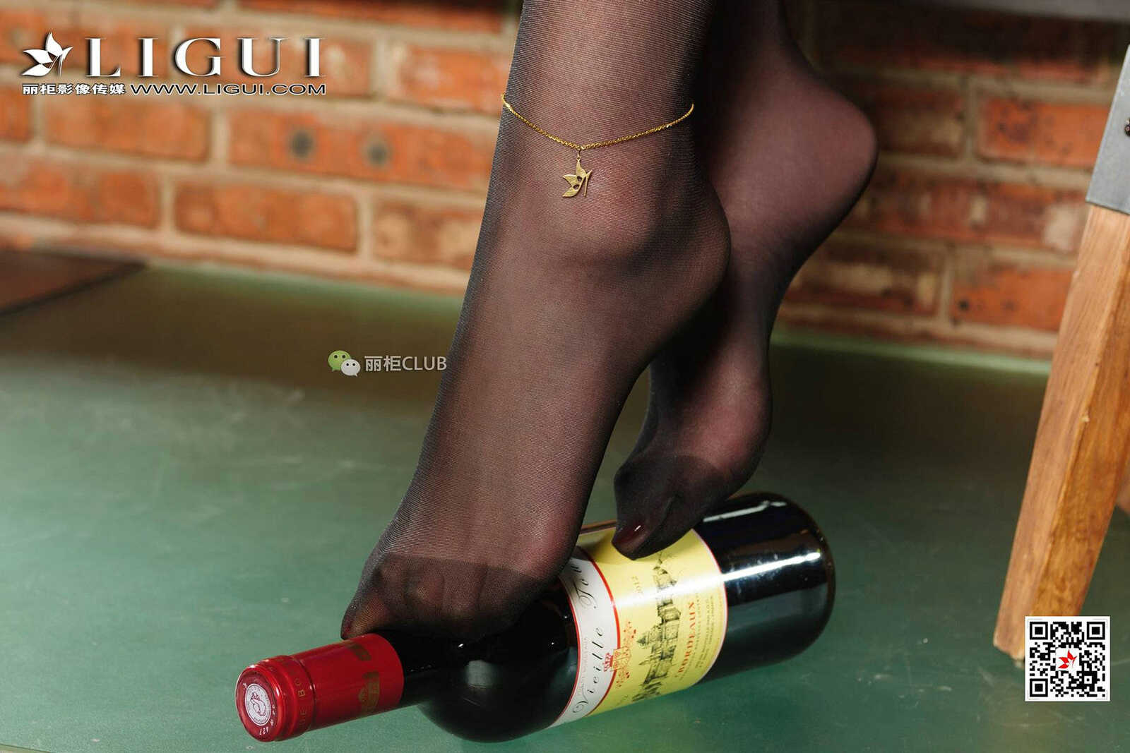 腿模小戈《夜店黑丝女郎》 [丽柜Ligui] 写真集第6张