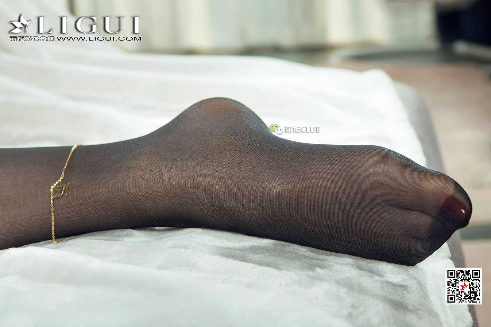 腿模雪糕《牛仔热裤+黑丝美腿》 [丽柜Ligui] 写真第2张