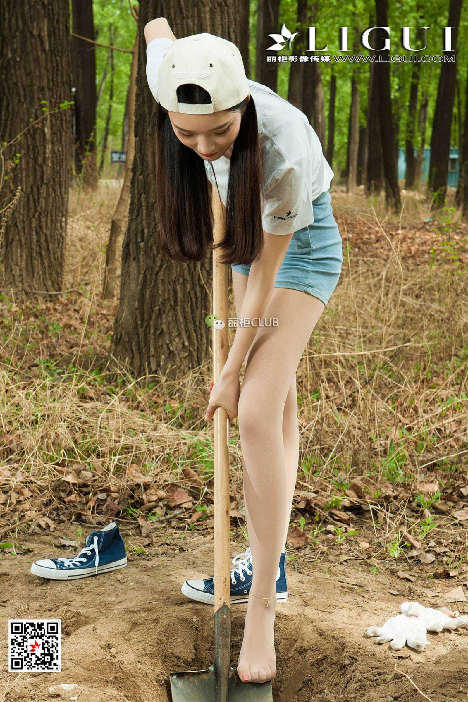 腿模雪糕&amp;amp;筱筱《户外丝足》 [丽柜LIGUI] 美腿丝第18张