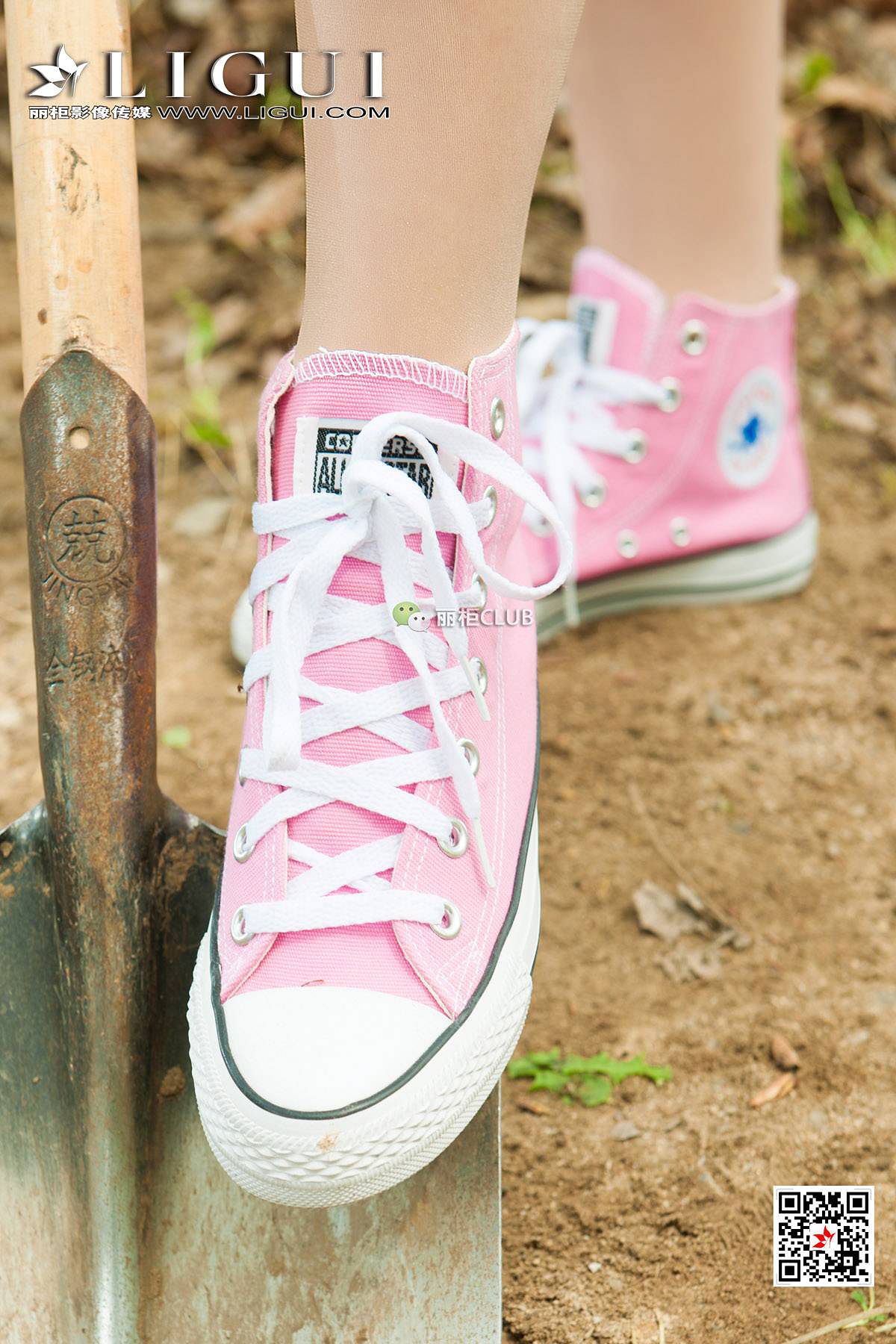 腿模雪糕&amp;amp;筱筱《户外丝足》 [丽柜LIGUI] 美腿丝第17张