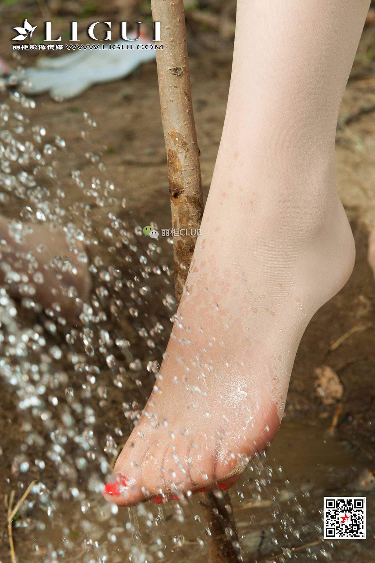 腿模雪糕&amp;amp;筱筱《户外丝足》 [丽柜LIGUI] 美腿丝第14张