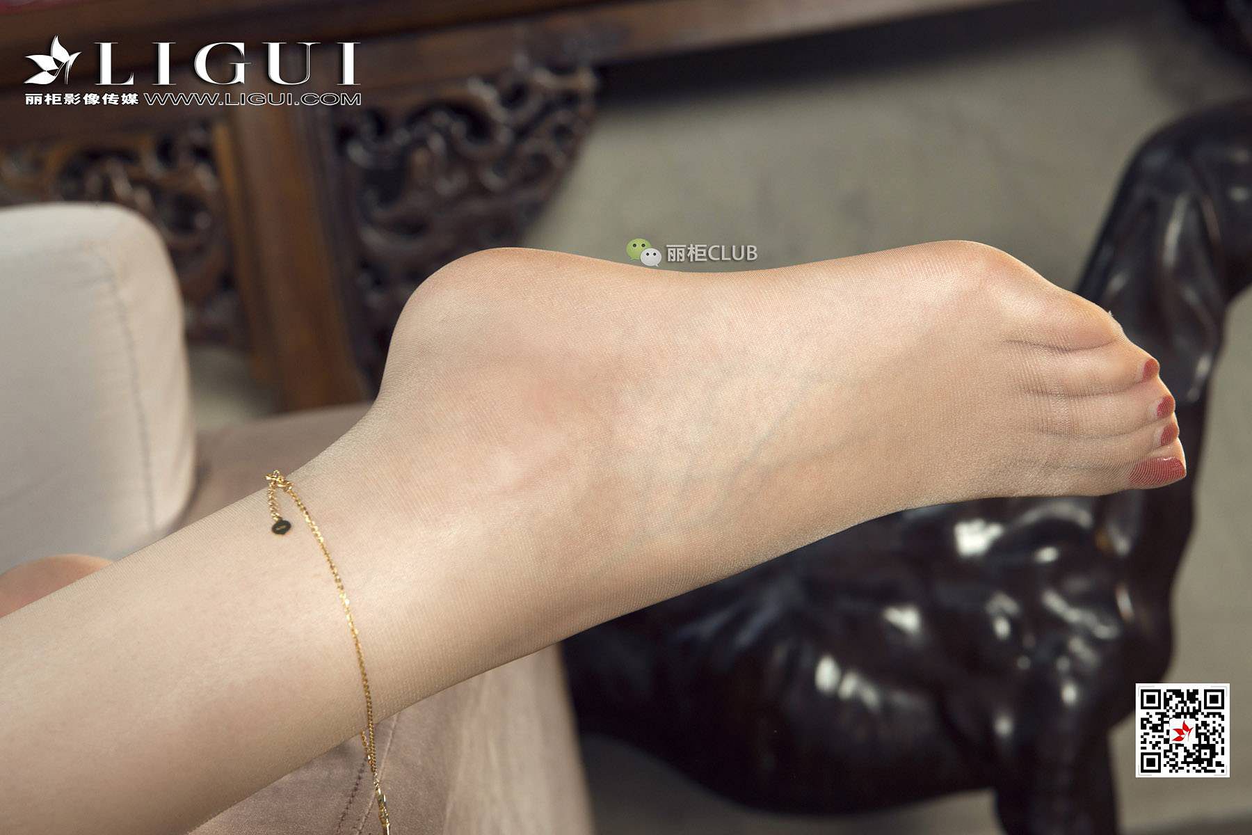 腿模小戈《优雅旗袍丝足》 [丽柜LIGUI] 美腿丝足第8张