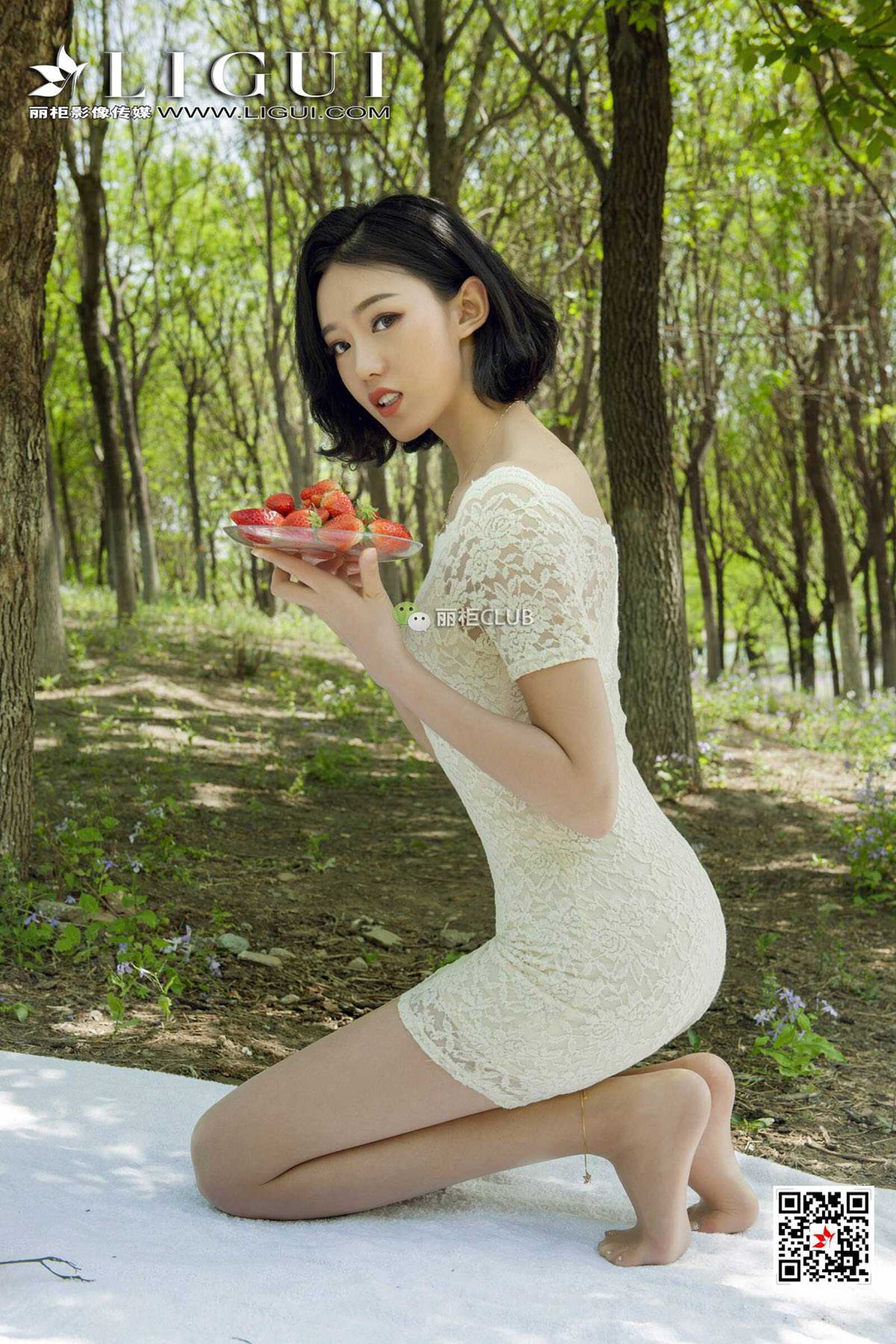 腿模敏儿《水果丝足》 [丽柜LIGUI] 美腿丝足 写真第6张