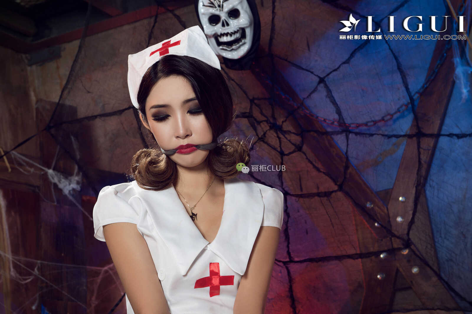 腿模筱筱《护士捆绑》 [丽柜Ligui]  美腿丝足写真第4张