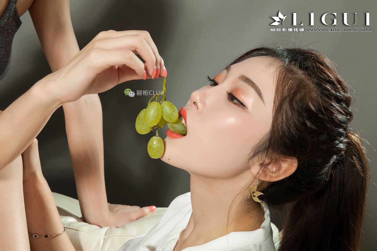 雪糕&amp;amp;筱筱《姐妹花丝足诱惑》 [丽柜Ligui] 美腿第11张