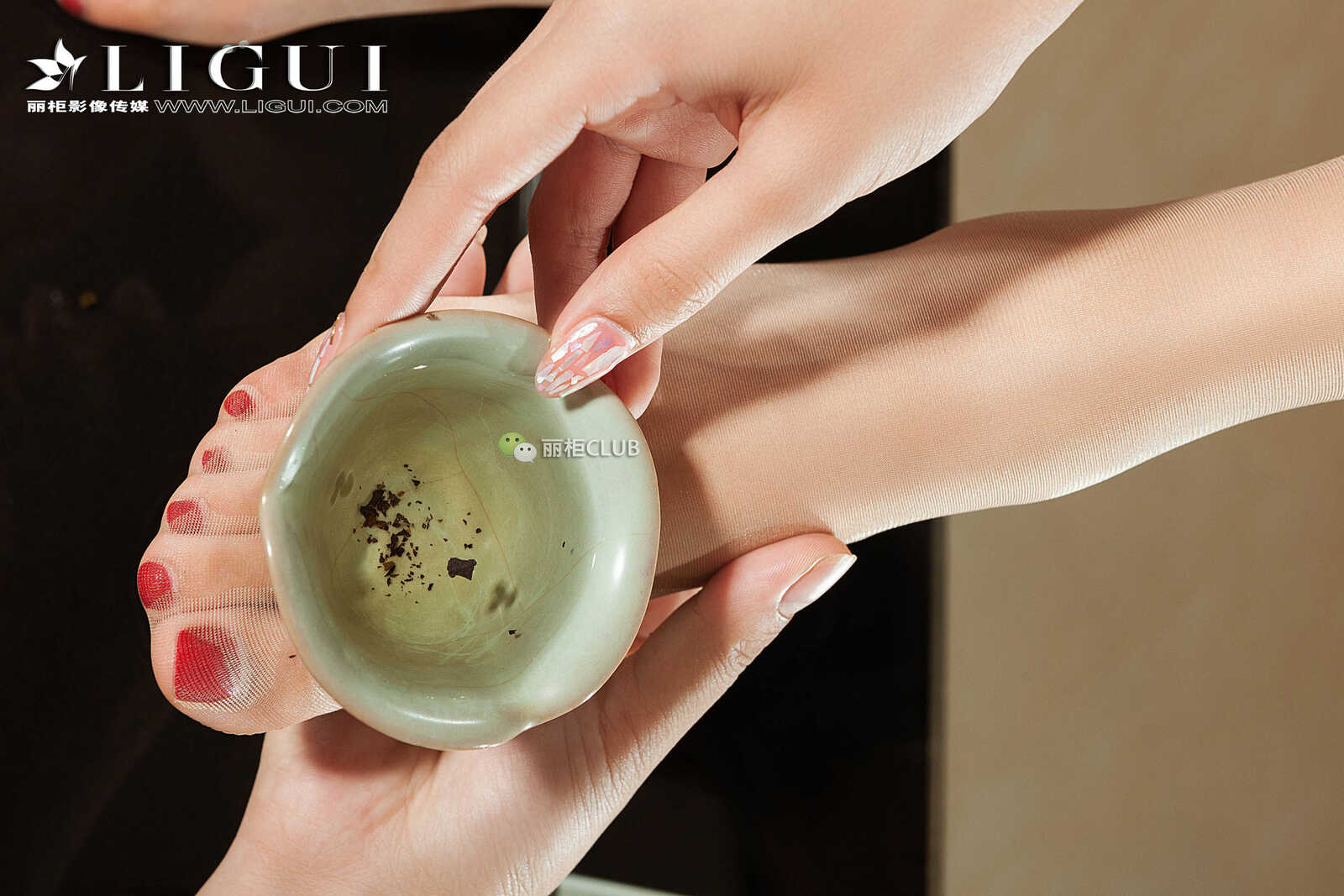 腿模王欣竹《旗袍茶艺丝足》 [丽柜Ligui] 美腿丝第10张