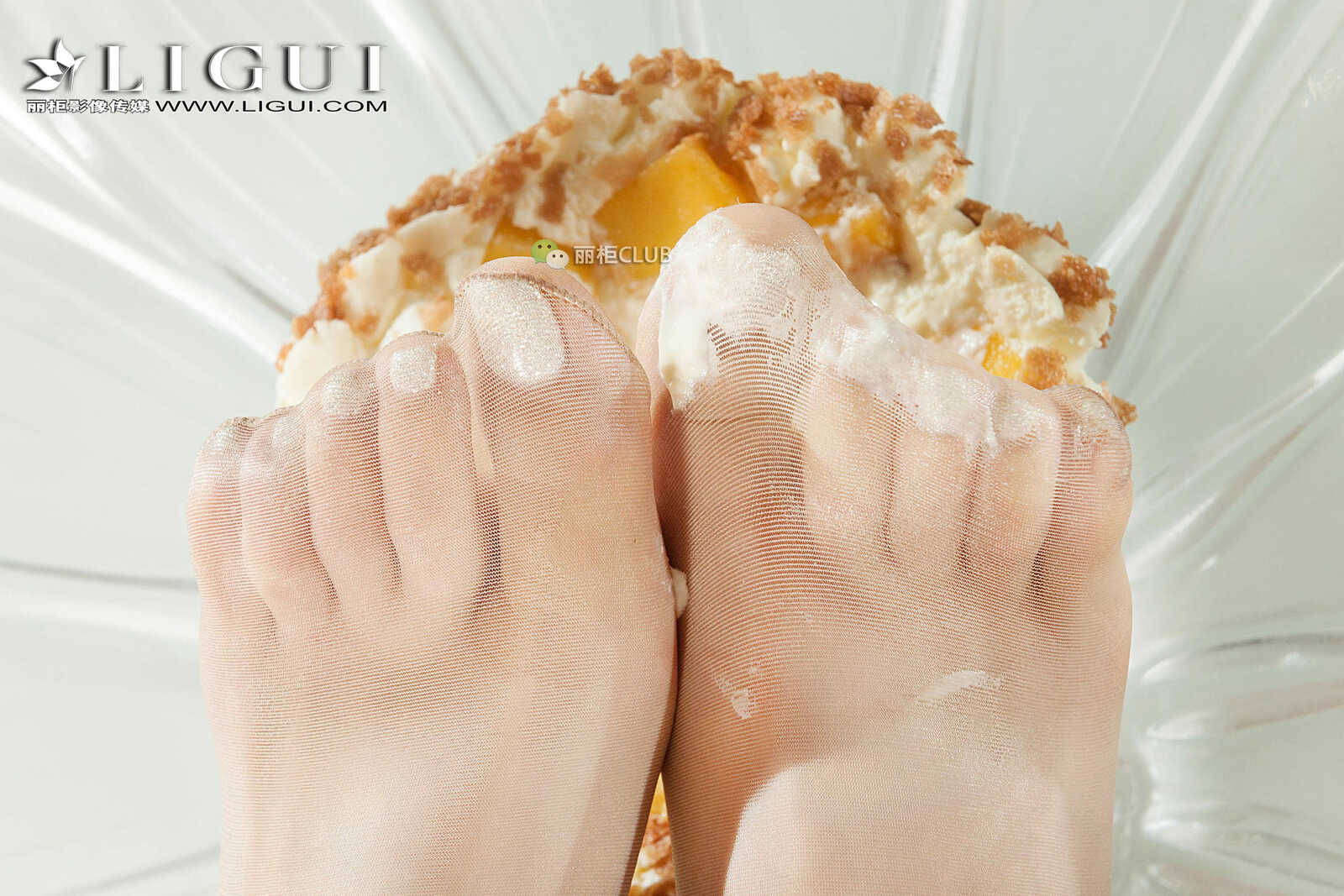 腿模筱筱《披萨丝足》 [丽柜Ligui] 写真集第4张