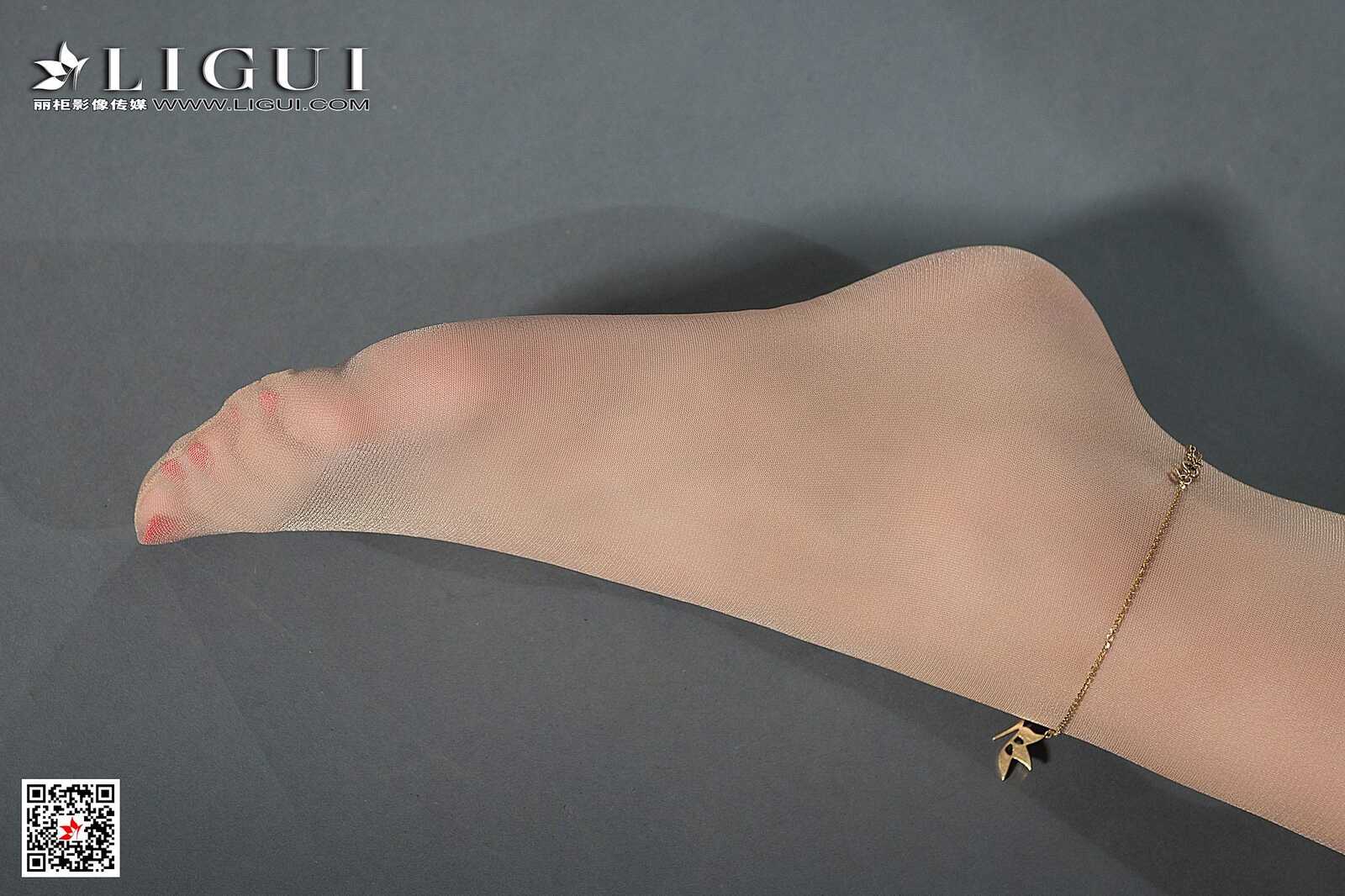 腿模雪糕《迷彩女兵COS丝袜美腿》 [丽柜Ligui] 网第4张