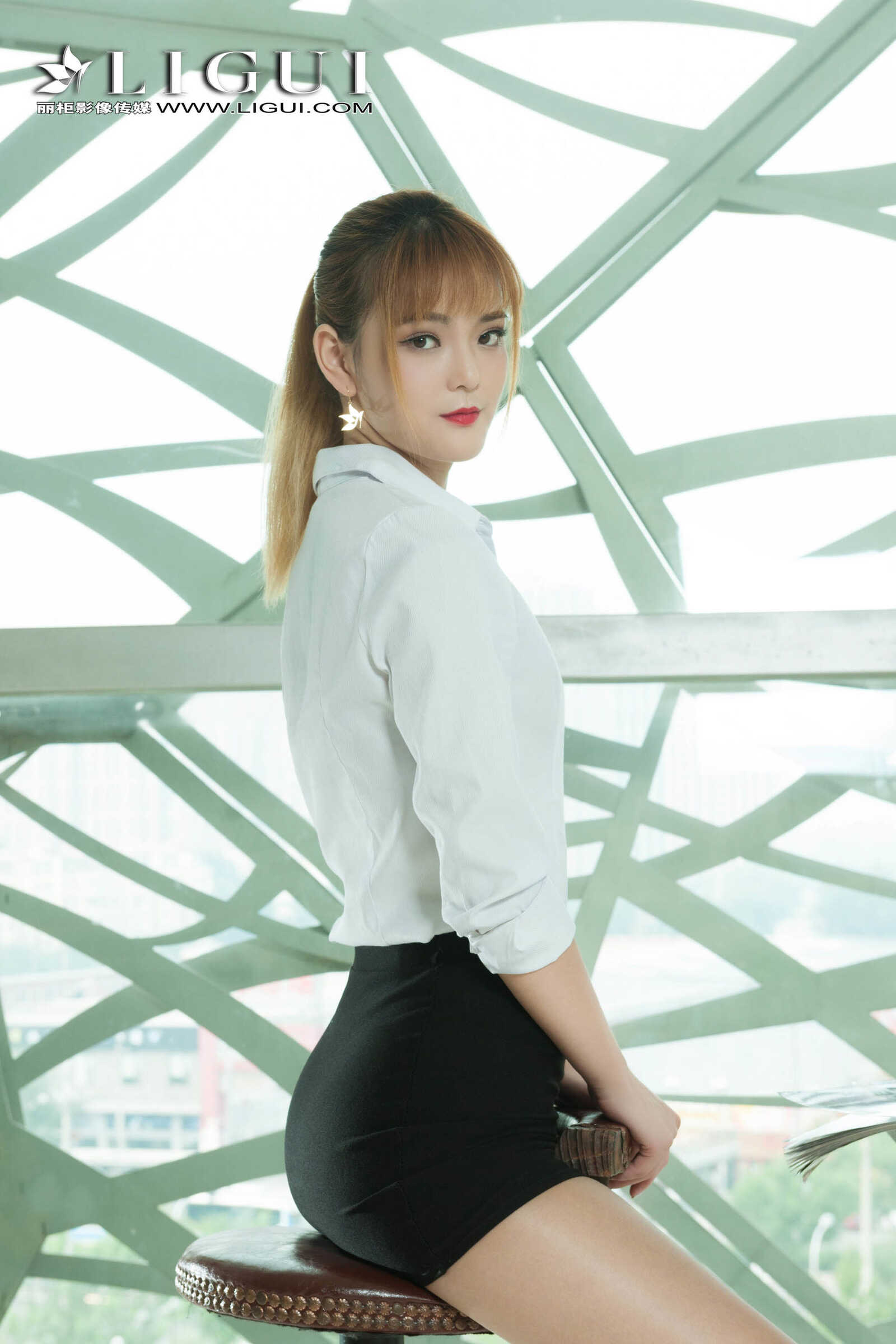 腿模小宇《长腿女秘》 [丽柜Ligui] 写真集第9张